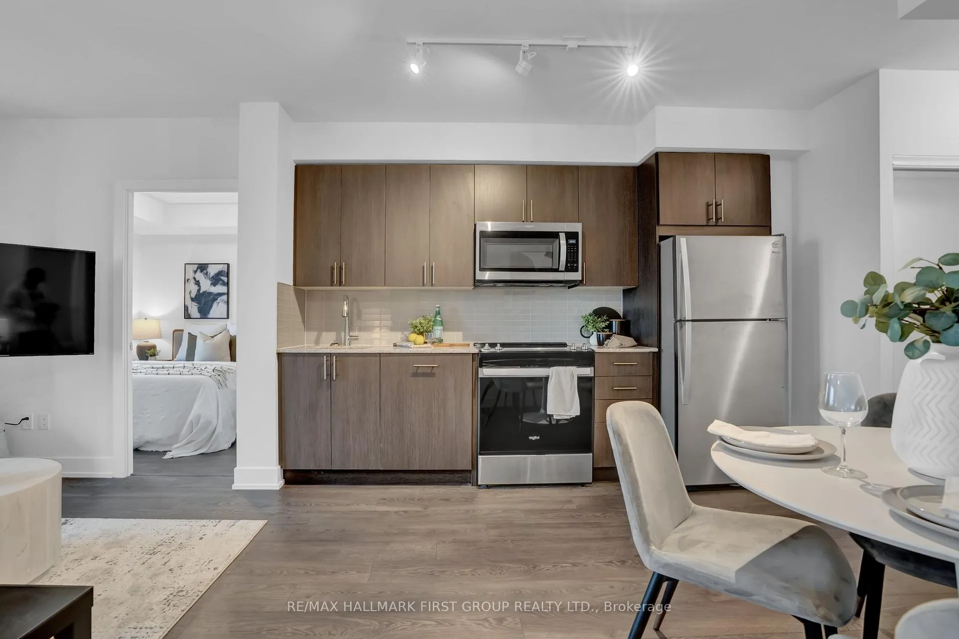 Photo 4 of Unit 1904, 2550 Simcoe Street N, Oshawa, Windfields — HOMEH