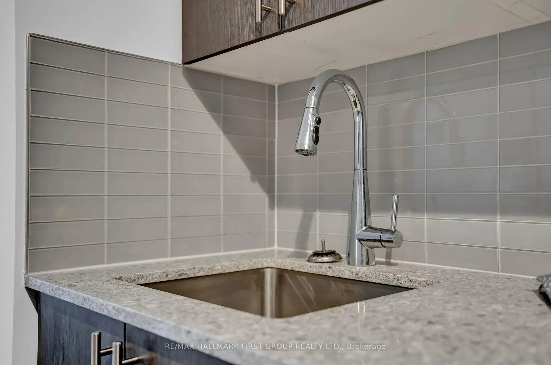 Photo 6 of Unit 1904, 2550 Simcoe Street N, Oshawa, Windfields — HOMEH