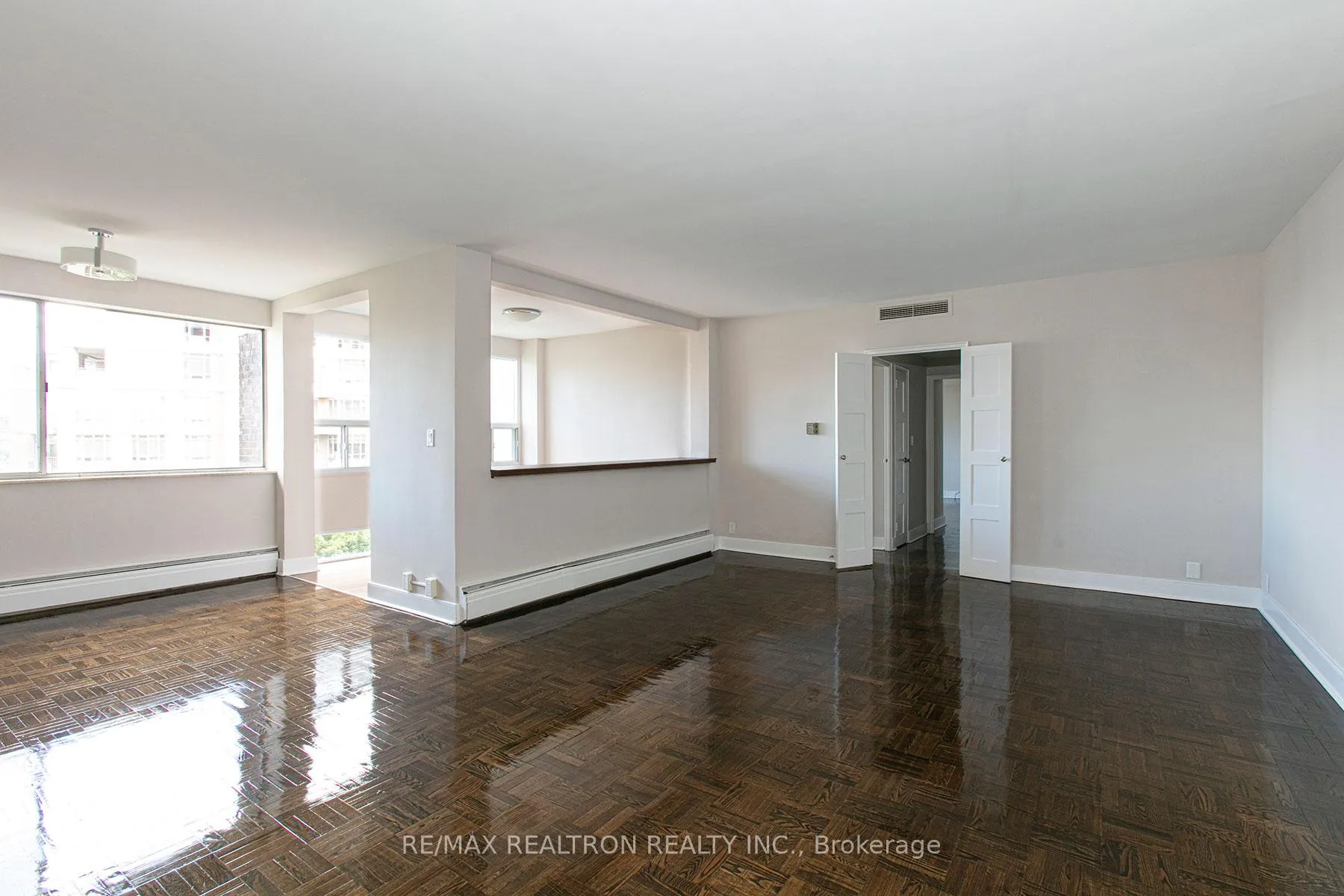 Front of Unit 1106, 9 Deer Park Crescent