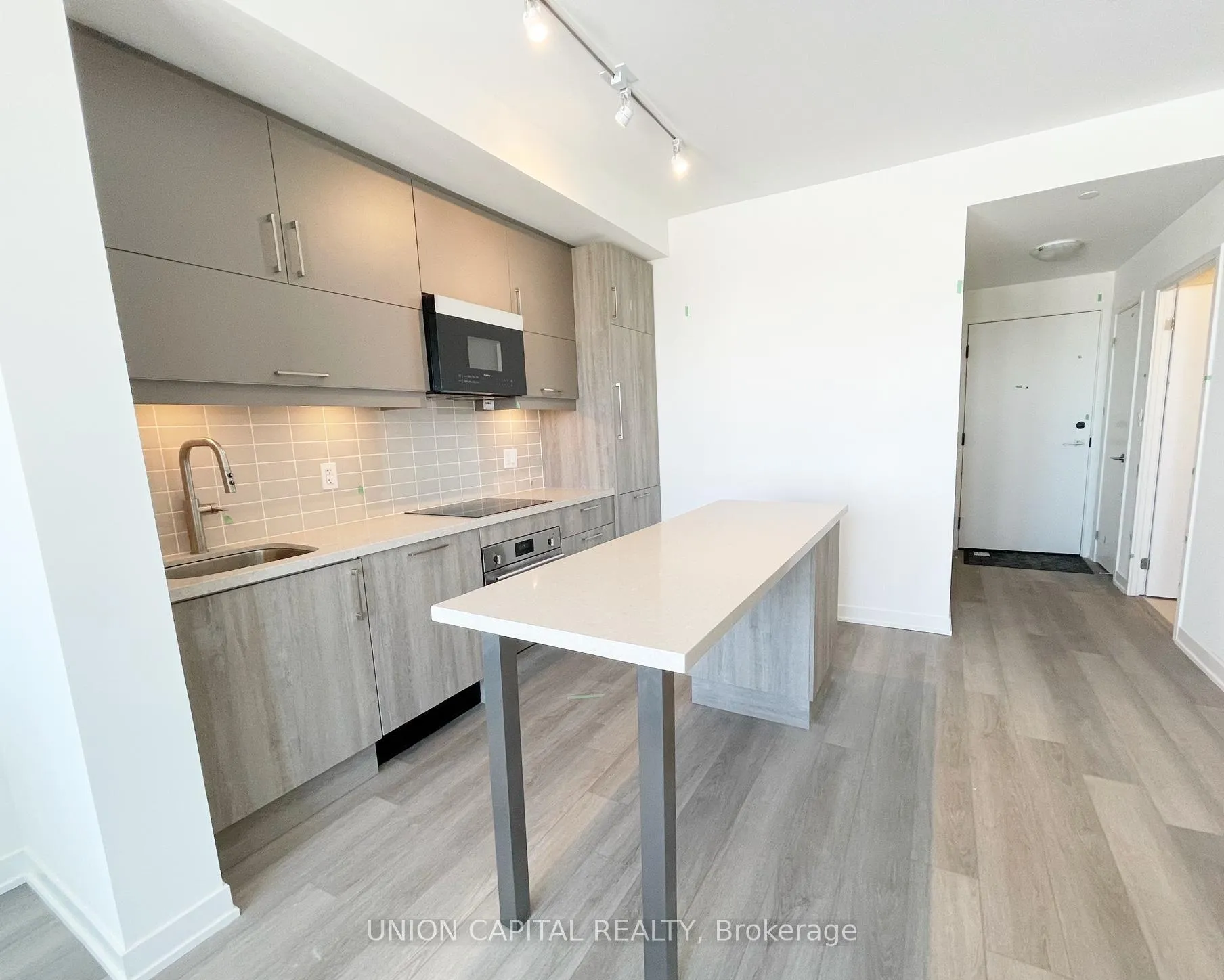 Photo 3 of Unit B809, 292 Verdale Crossing, Markham, Unionville — HOMEH