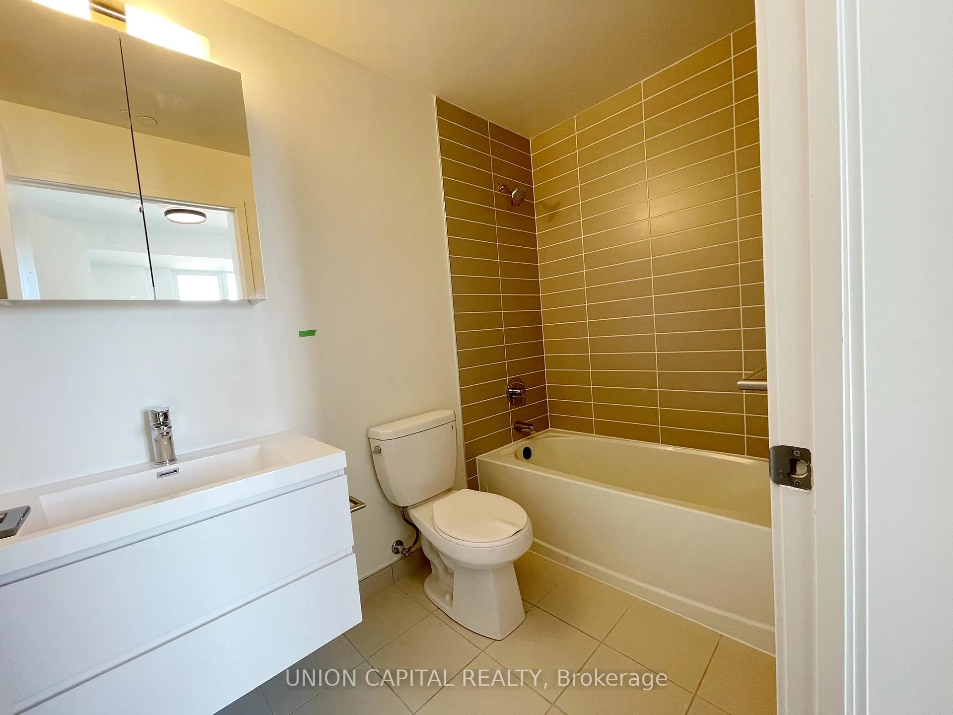 Photo 6 of Unit B809, 292 Verdale Crossing, Markham, Unionville — HOMEH