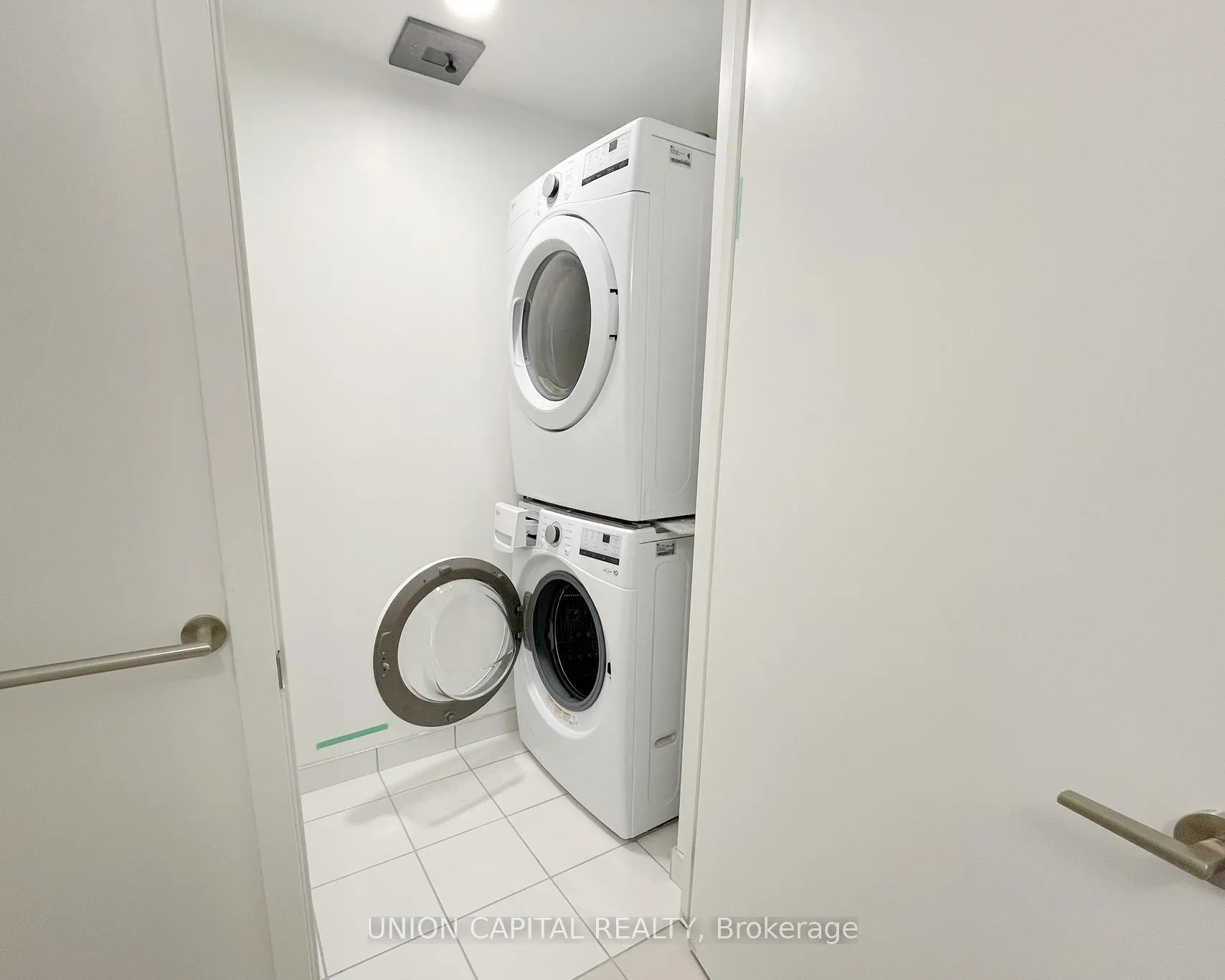 Photo 10 of Unit B809, 292 Verdale Crossing, Markham, Unionville — HOMEH