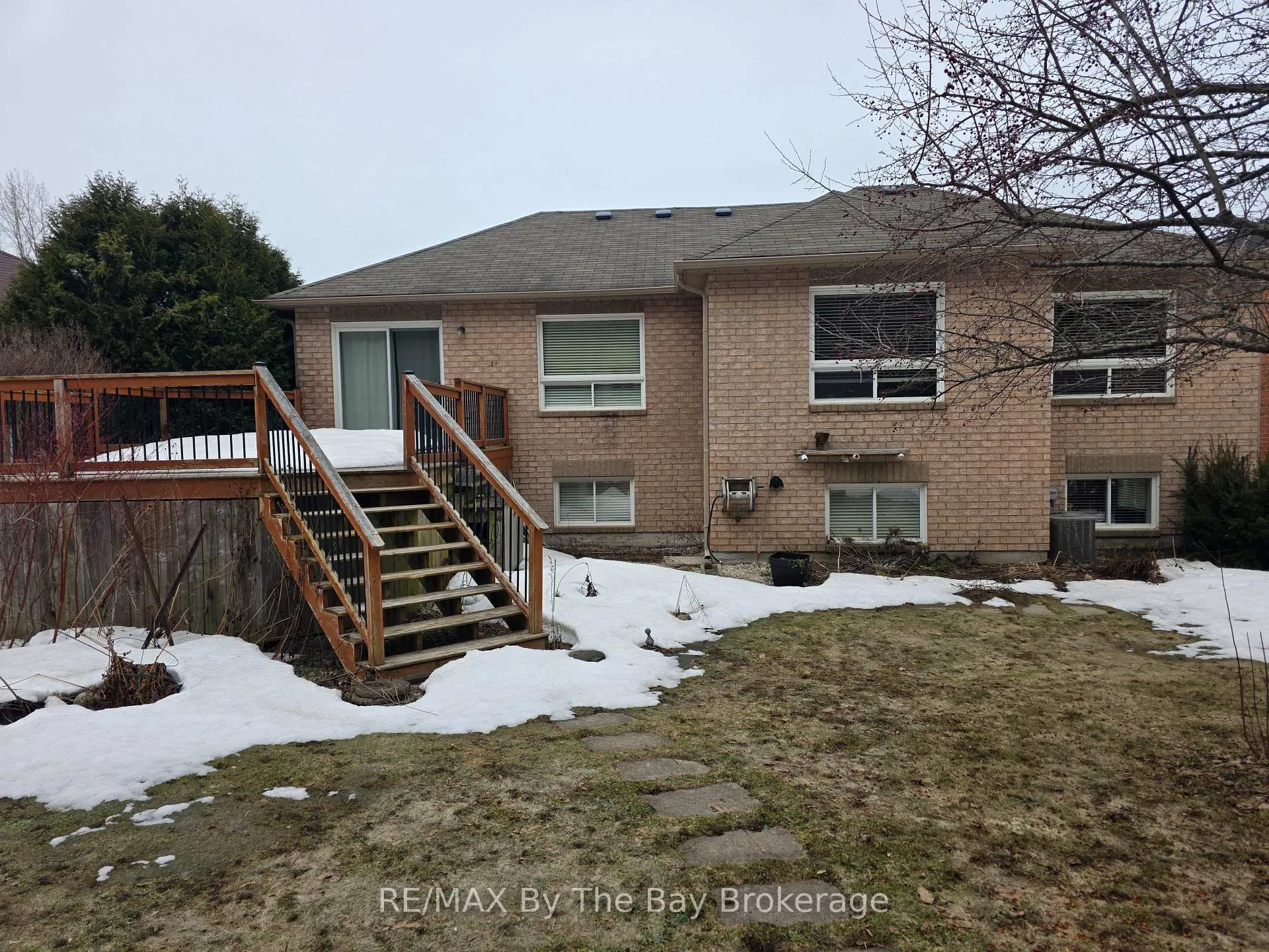 Photo 3 of 10 Cherry Sands Crescent, Wasaga Beach — HOMEH