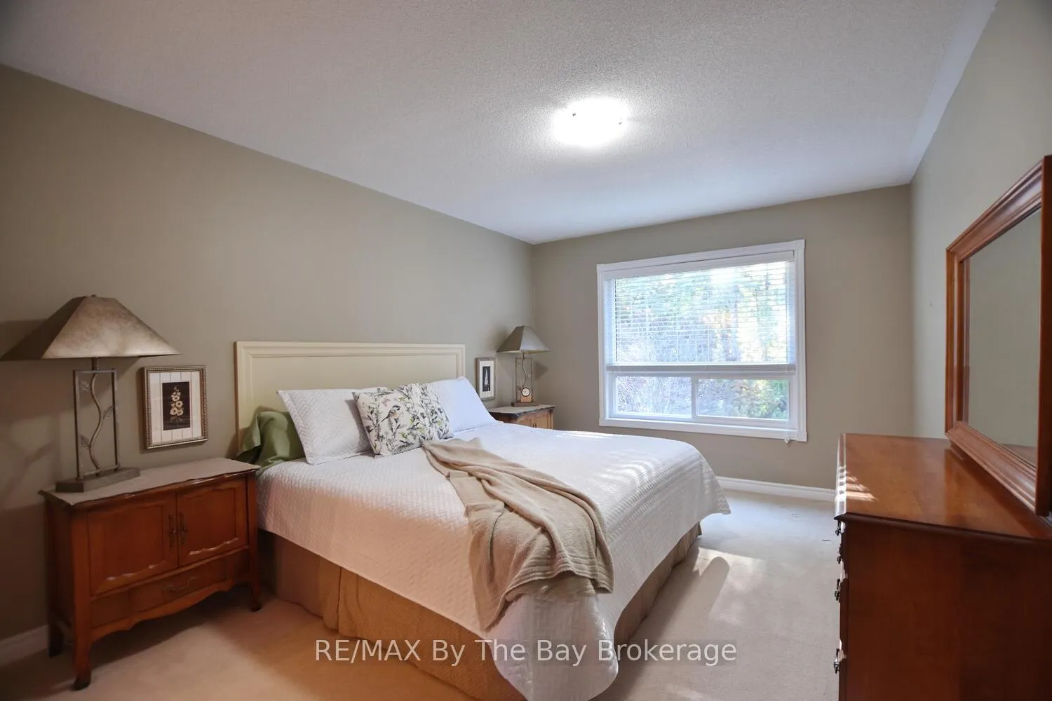 Photo 6 of 10 Cherry Sands Crescent, Wasaga Beach — HOMEH