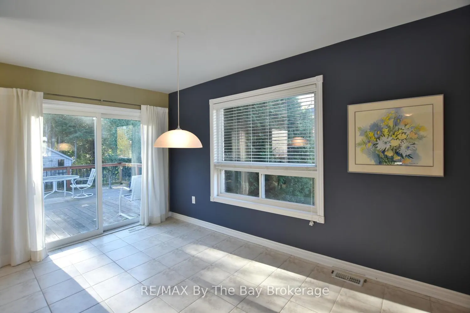 Photo 12 of 10 Cherry Sands Crescent, Wasaga Beach — HOMEH