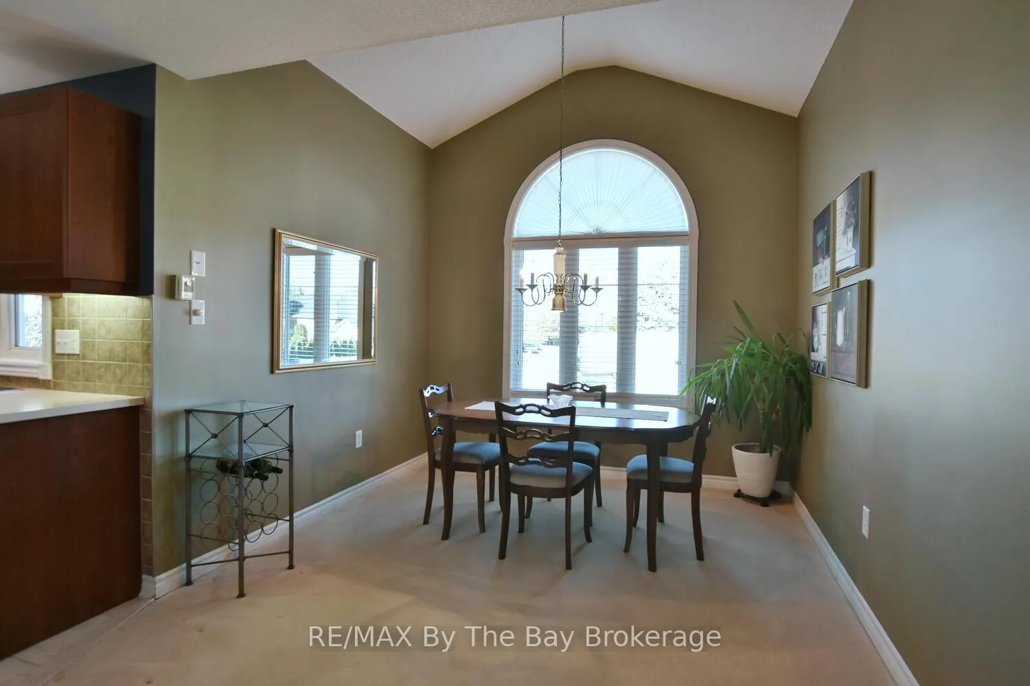 Photo 14 of 10 Cherry Sands Crescent, Wasaga Beach — HOMEH