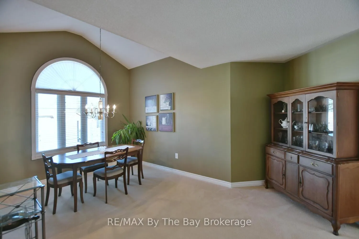 Photo 15 of 10 Cherry Sands Crescent, Wasaga Beach — HOMEH