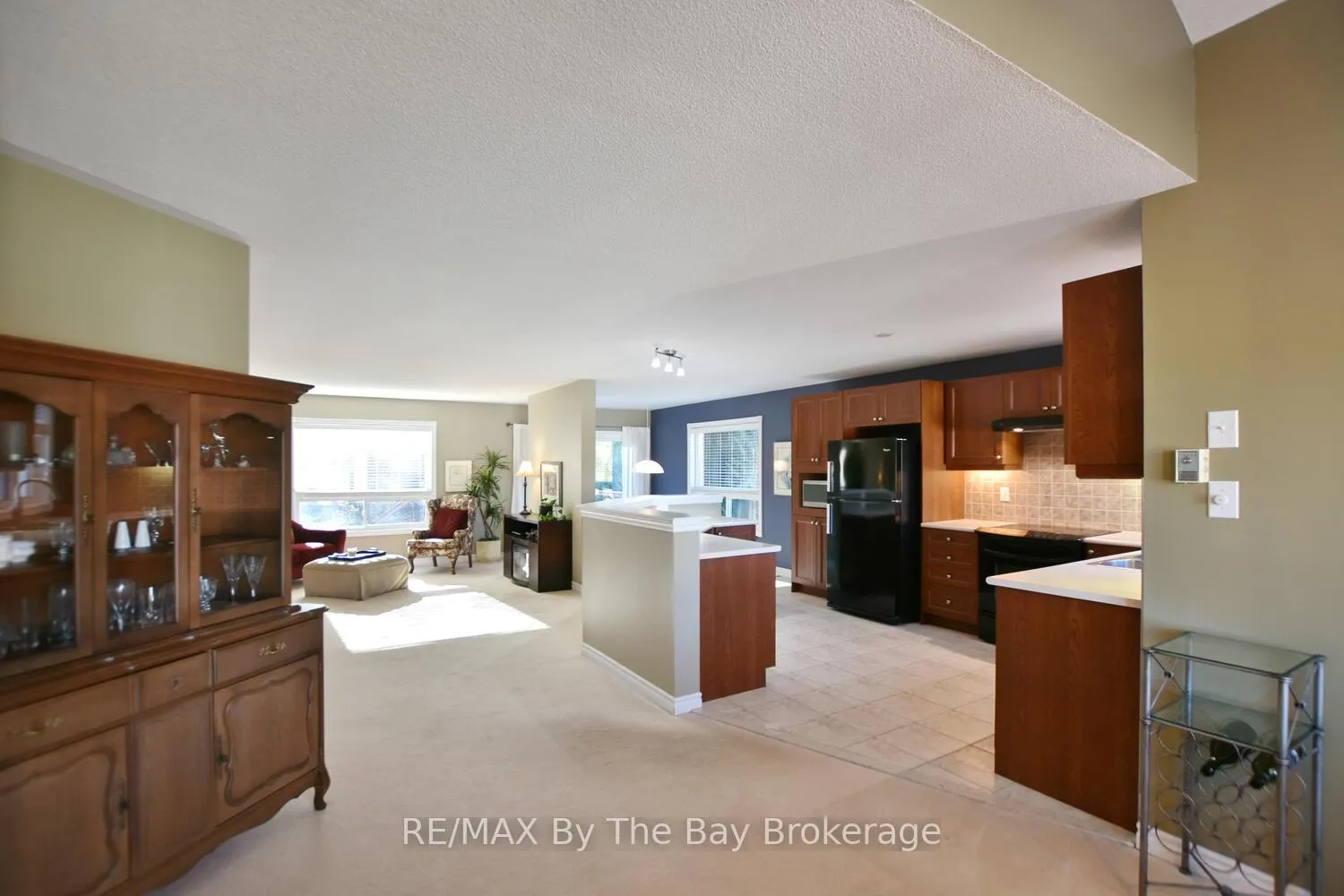 Photo 16 of 10 Cherry Sands Crescent, Wasaga Beach — HOMEH