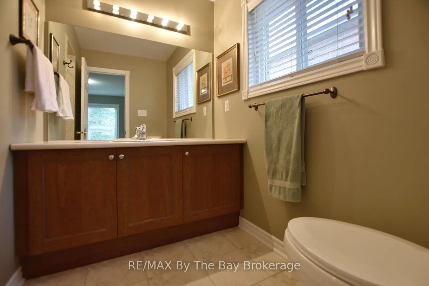 Photo 19 of 10 Cherry Sands Crescent, Wasaga Beach — HOMEH