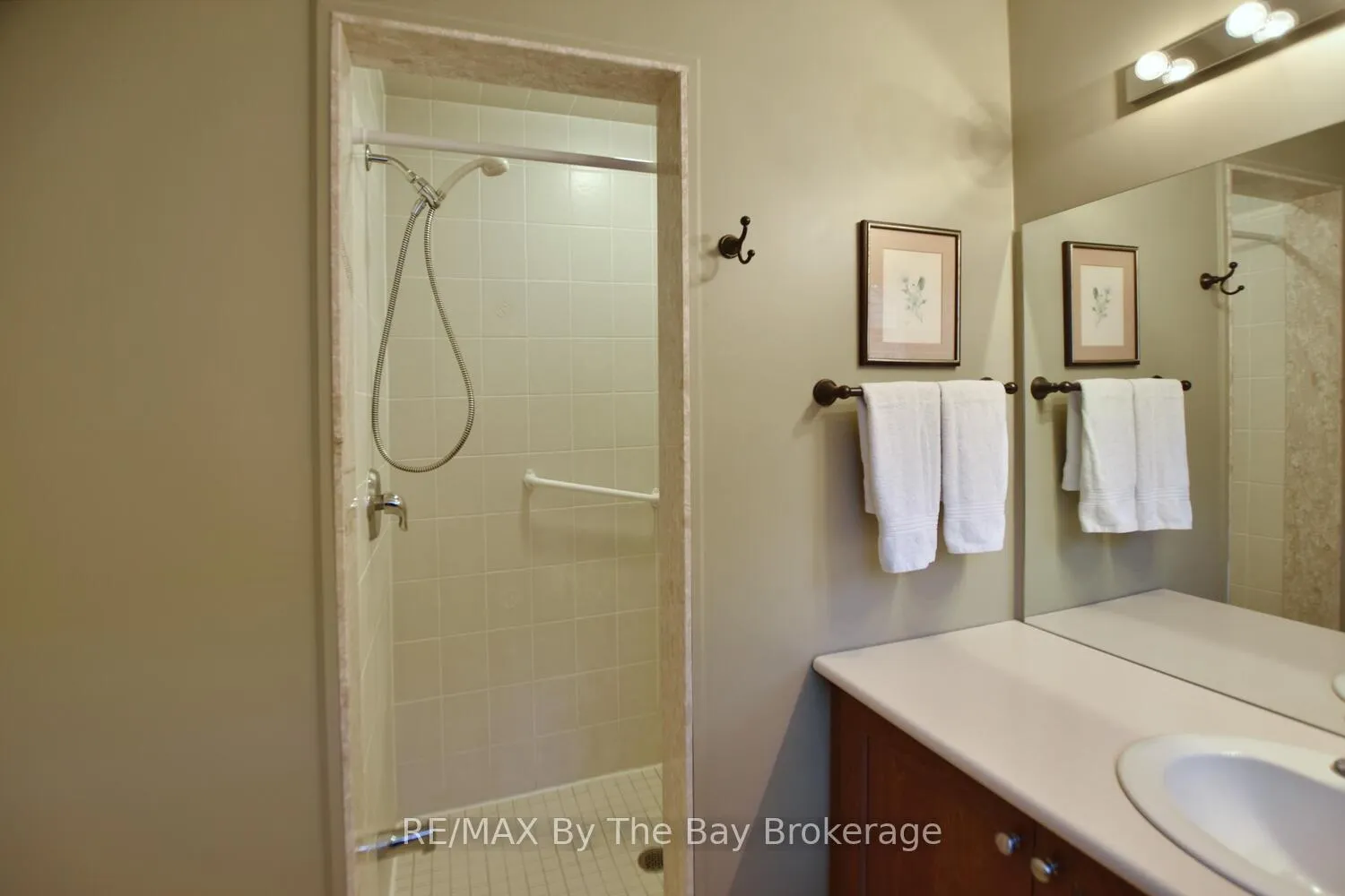 Photo 20 of 10 Cherry Sands Crescent, Wasaga Beach — HOMEH