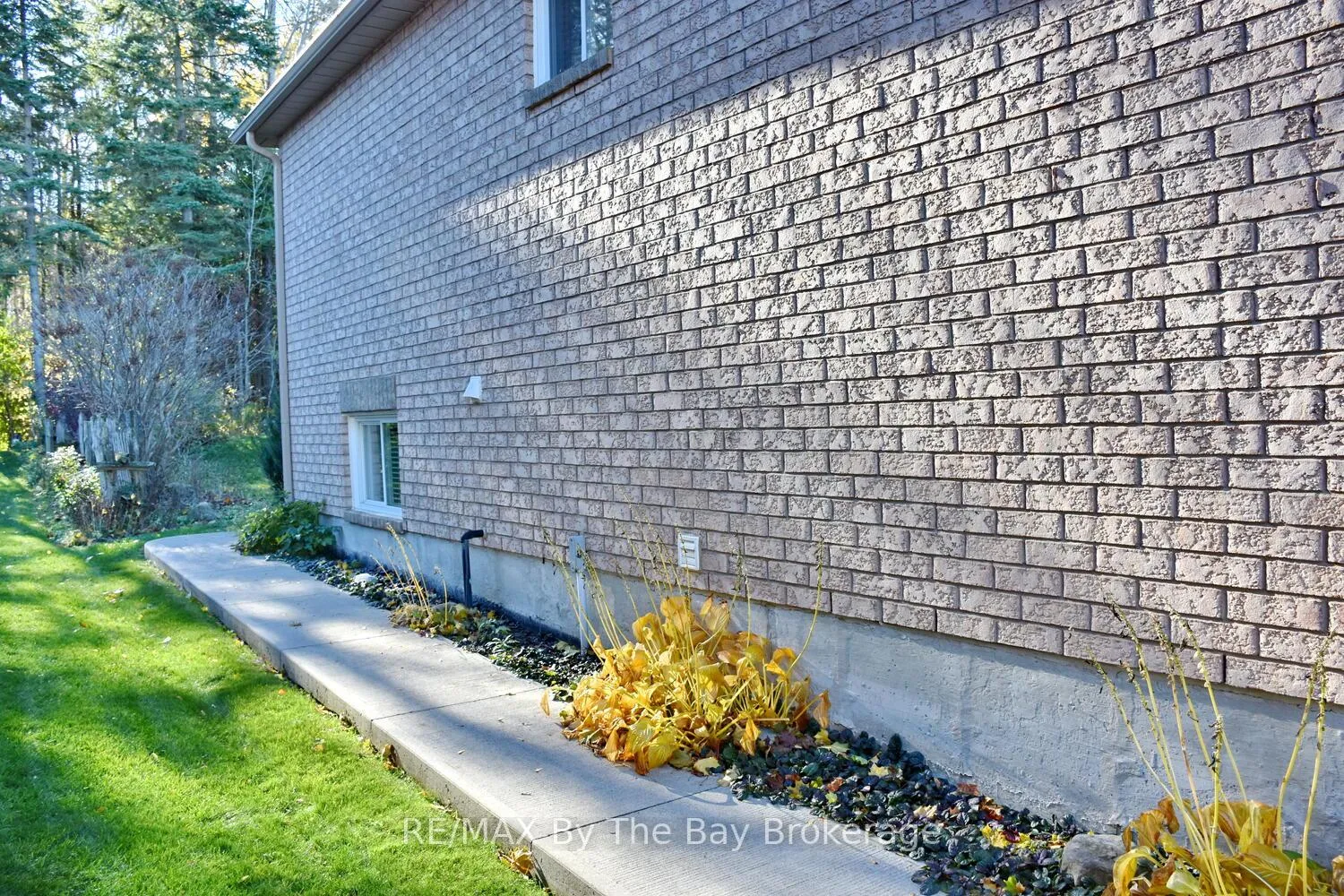Photo 38 of 10 Cherry Sands Crescent, Wasaga Beach — HOMEH