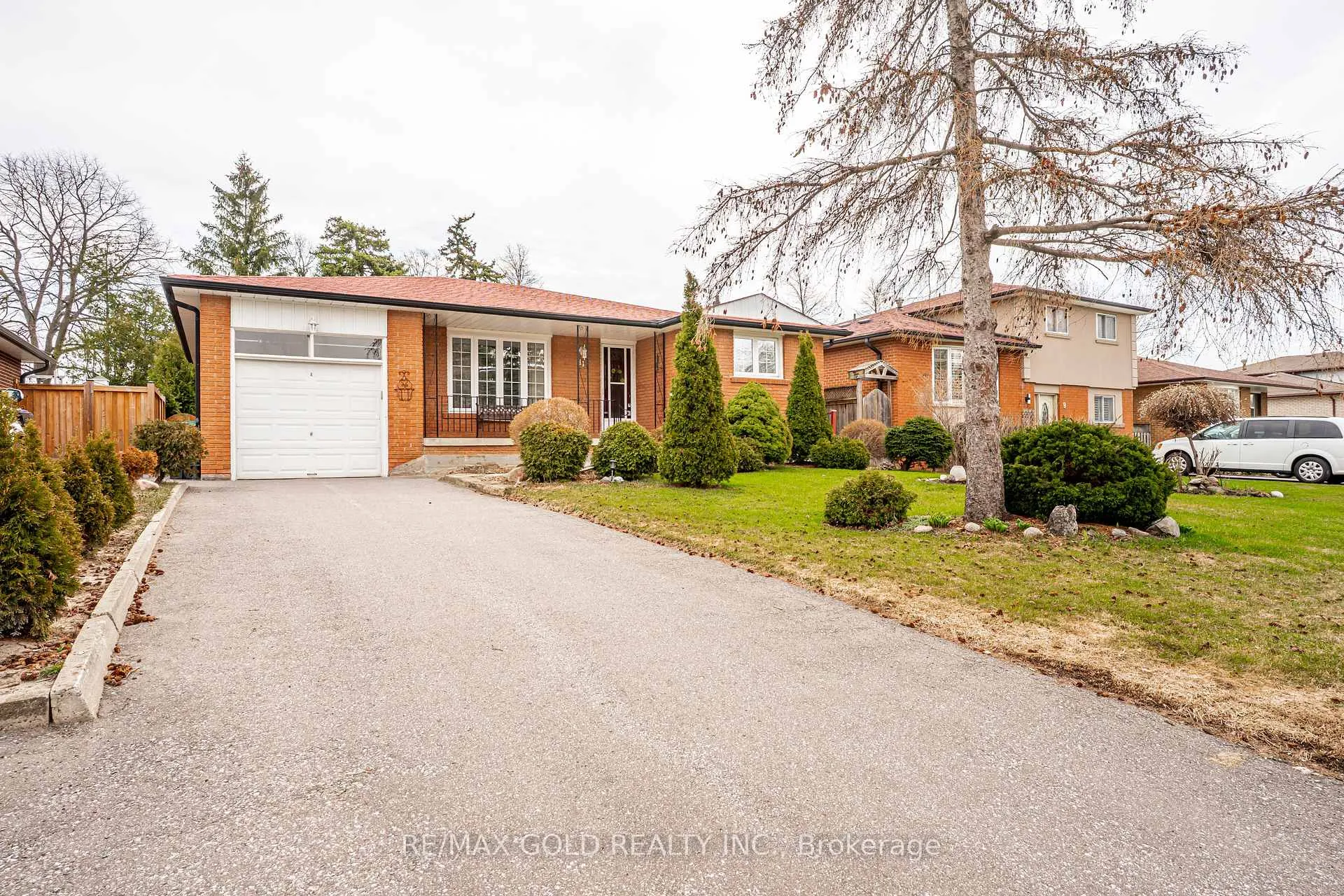 Photo 1 of 11 Edgebrook Crescent, Brampton, Southgate — HOMEH
