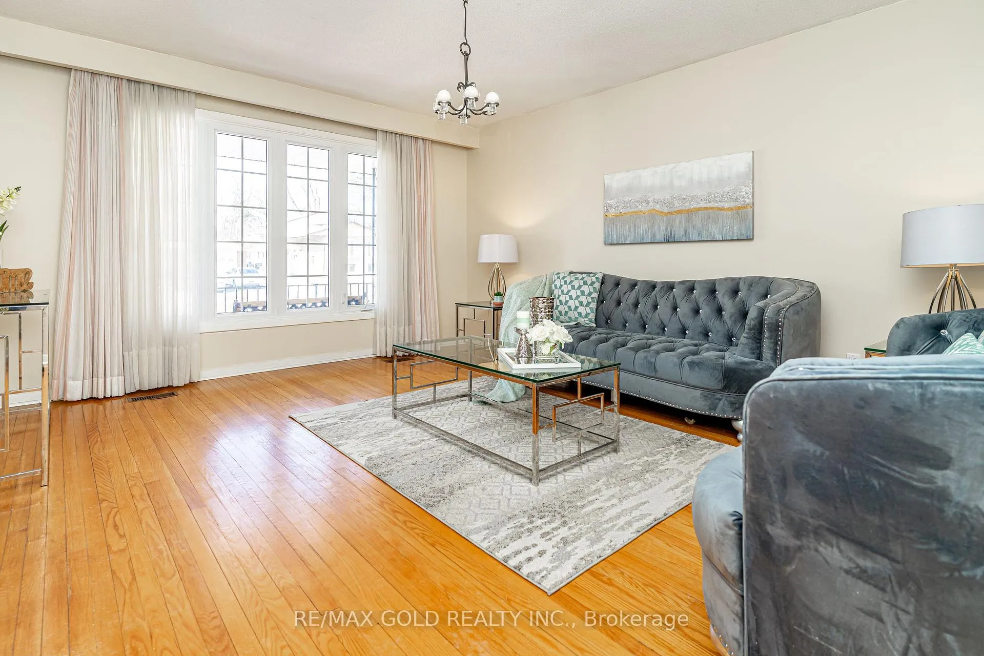 Photo 8 of 11 Edgebrook Crescent, Brampton, Southgate — HOMEH