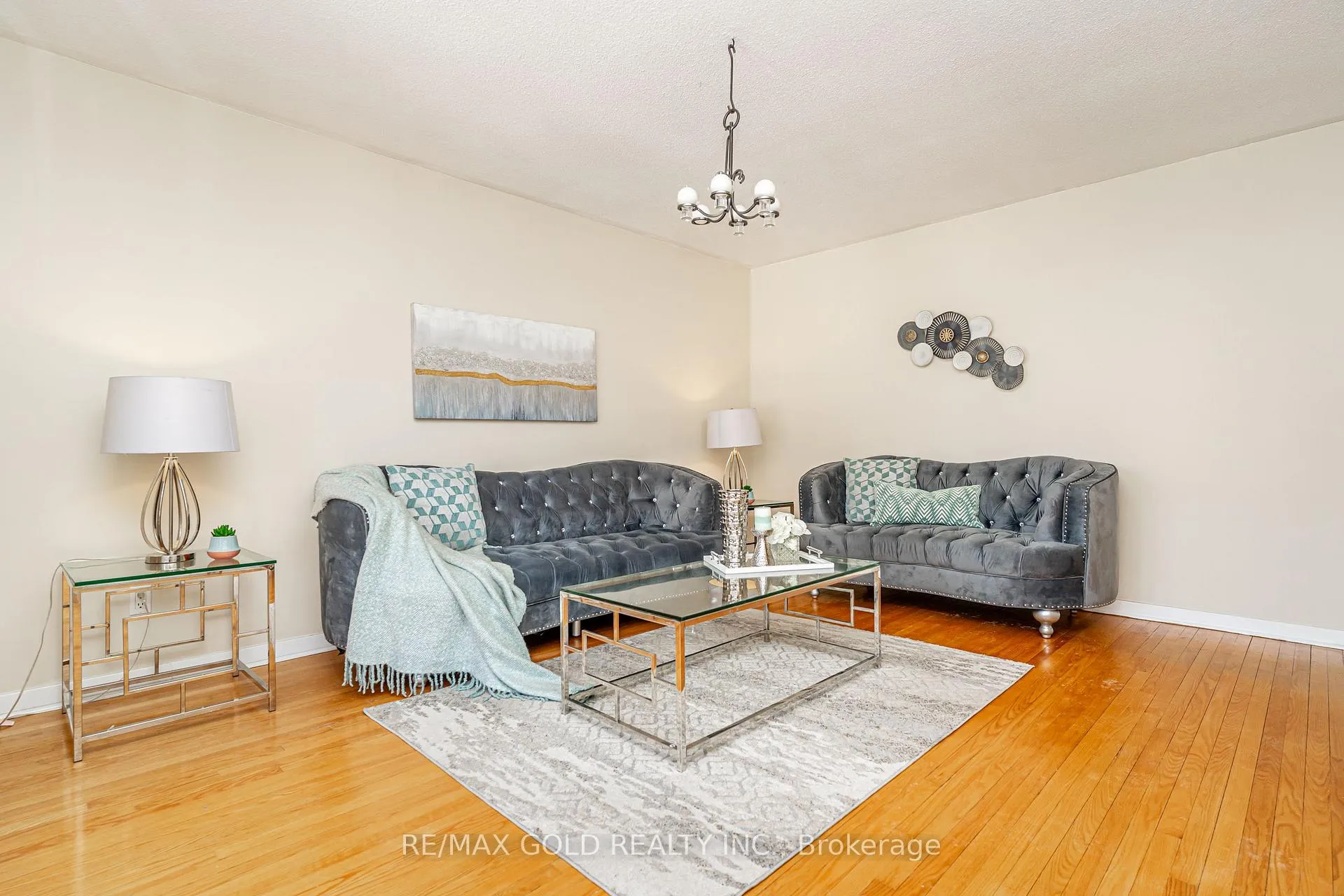 Photo 9 of 11 Edgebrook Crescent, Brampton, Southgate — HOMEH