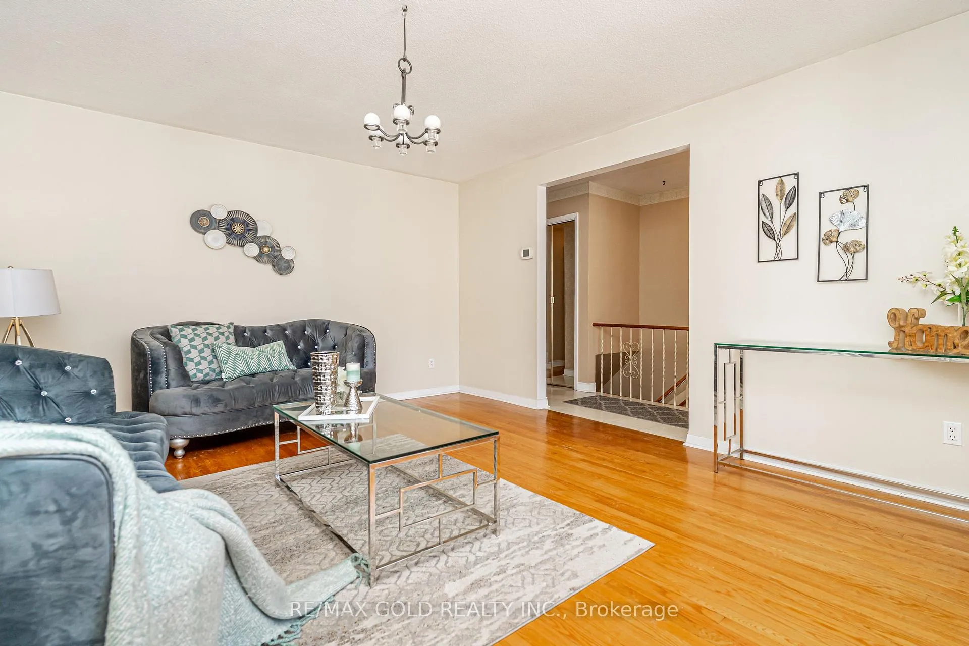 Photo 10 of 11 Edgebrook Crescent, Brampton, Southgate — HOMEH