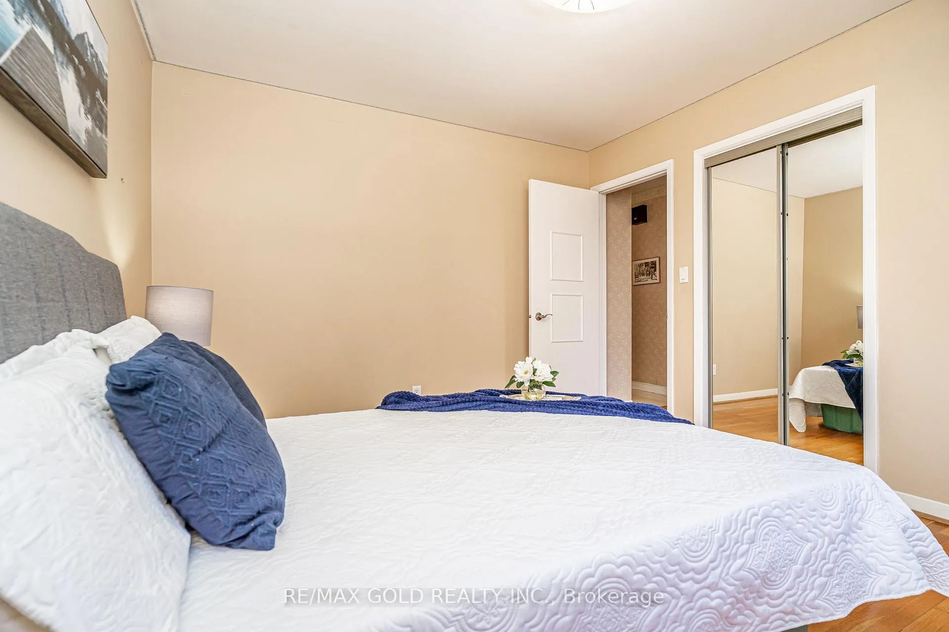 Photo 26 of 11 Edgebrook Crescent, Brampton, Southgate — HOMEH