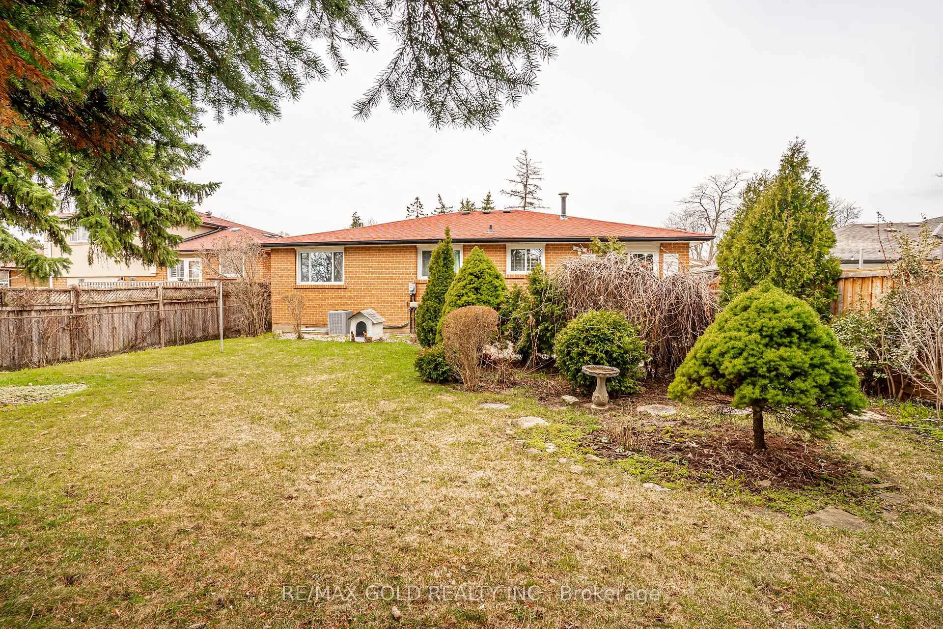 Photo 31 of 11 Edgebrook Crescent, Brampton, Southgate — HOMEH