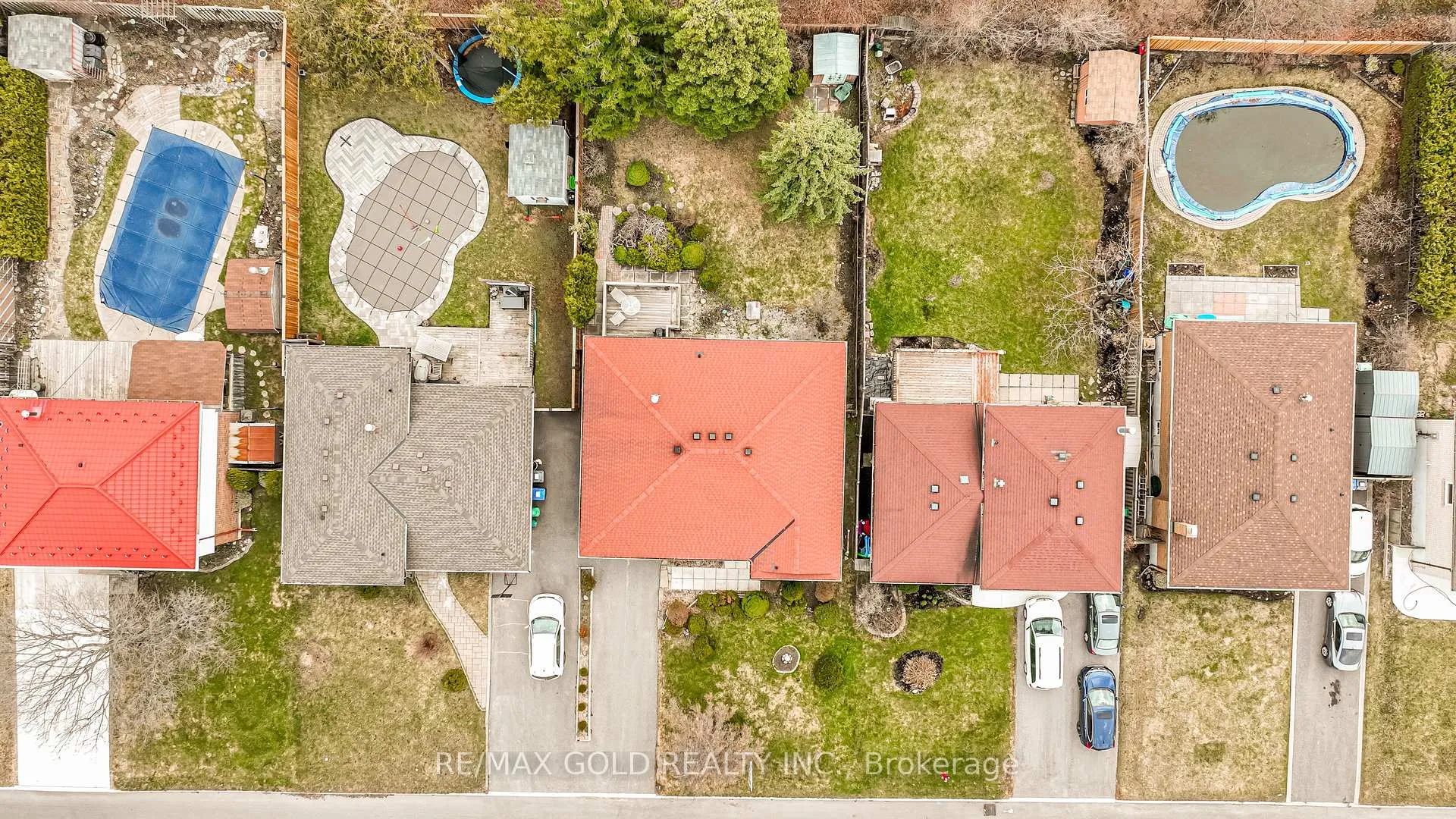 Photo 36 of 11 Edgebrook Crescent, Brampton, Southgate — HOMEH