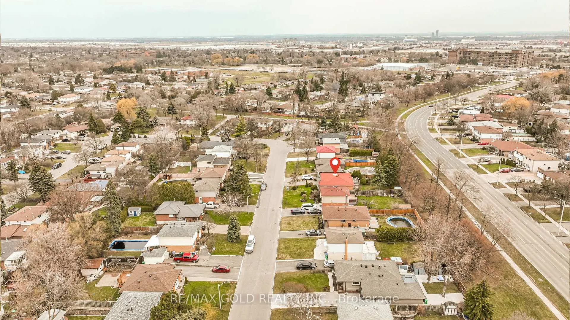 Photo 42 of 11 Edgebrook Crescent, Brampton, Southgate — HOMEH
