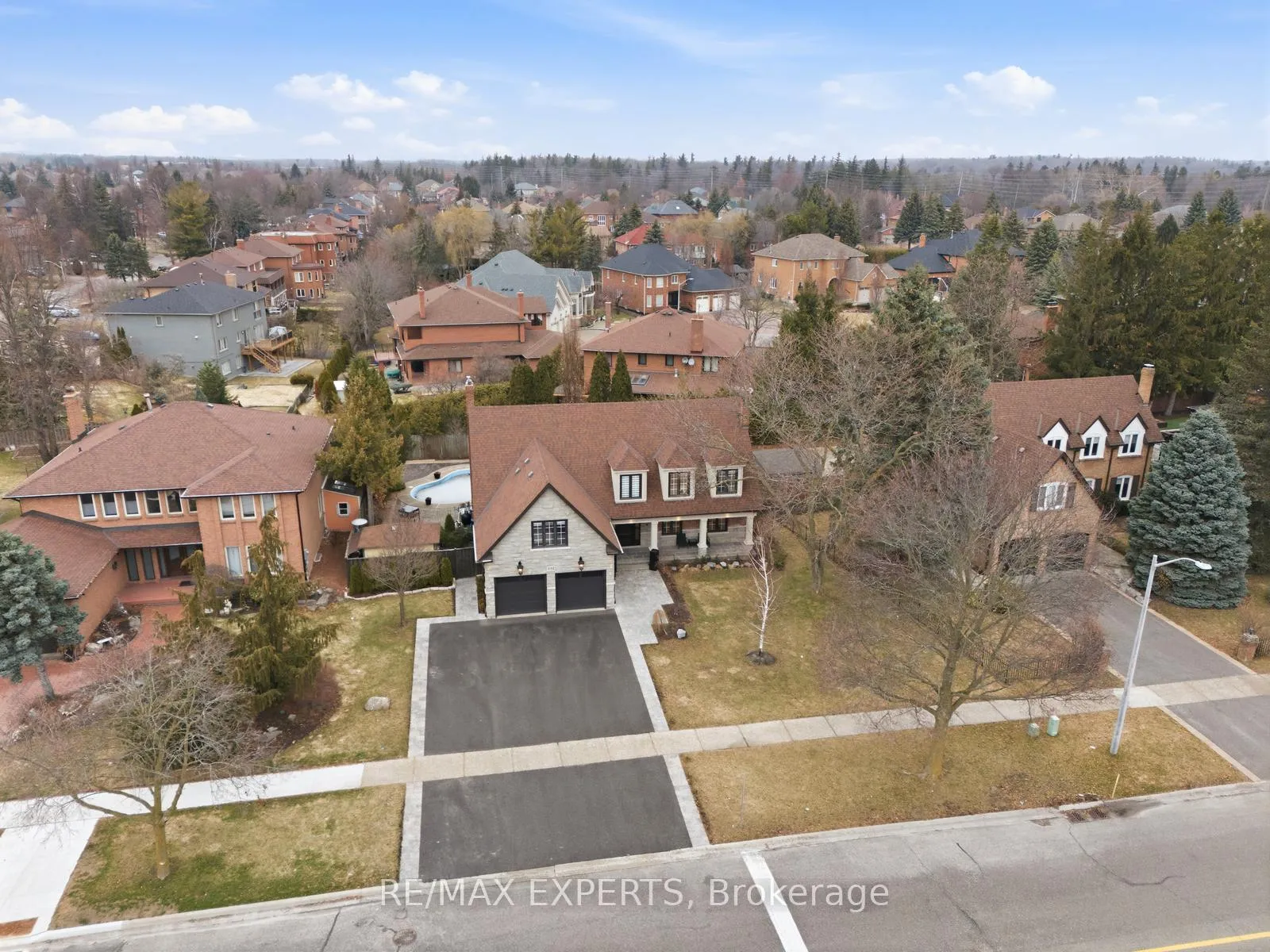Photo 2 of 102 Kiloran Avenue, Vaughan, Islington Woods — HOMEH