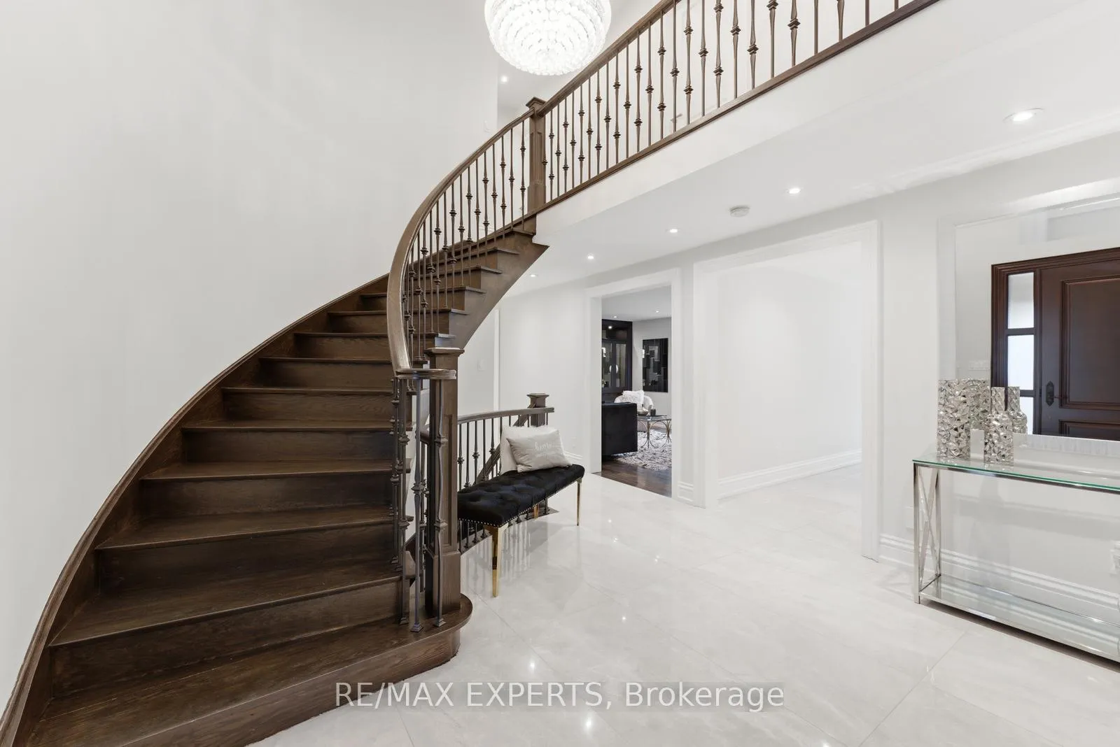 Photo 5 of 102 Kiloran Avenue, Vaughan, Islington Woods — HOMEH