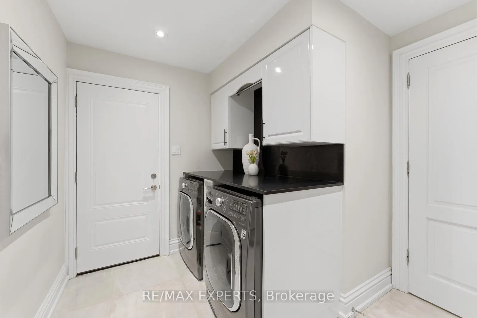 Photo 18 of 102 Kiloran Avenue, Vaughan, Islington Woods — HOMEH