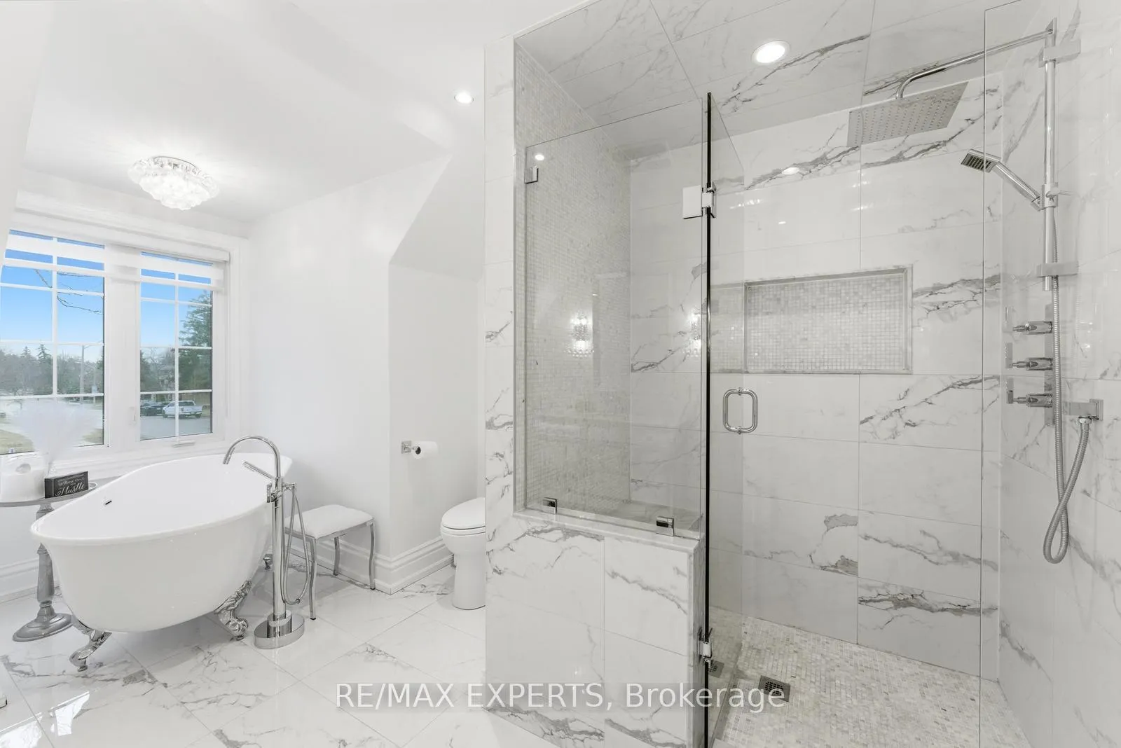 Photo 25 of 102 Kiloran Avenue, Vaughan, Islington Woods — HOMEH