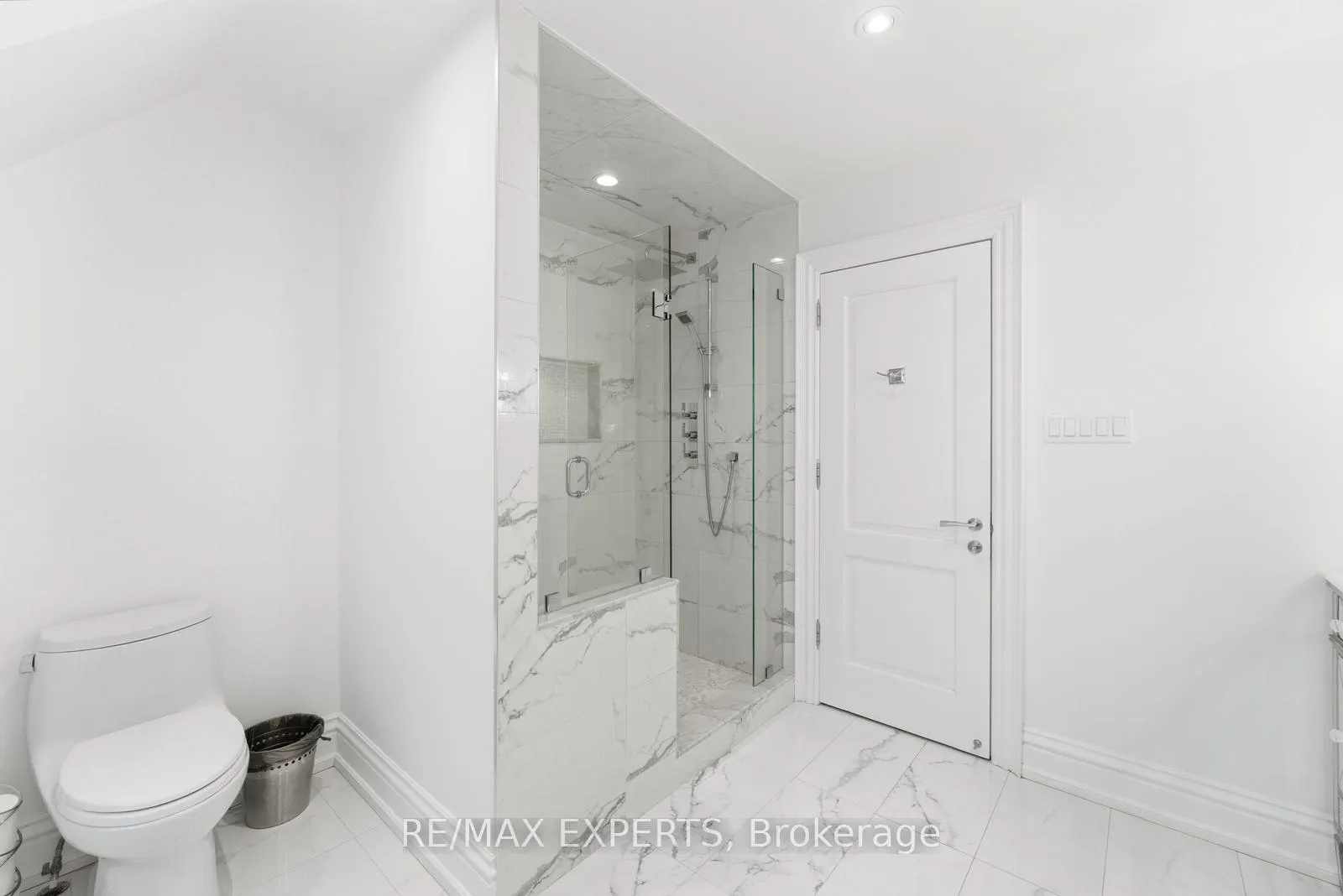 Photo 26 of 102 Kiloran Avenue, Vaughan, Islington Woods — HOMEH