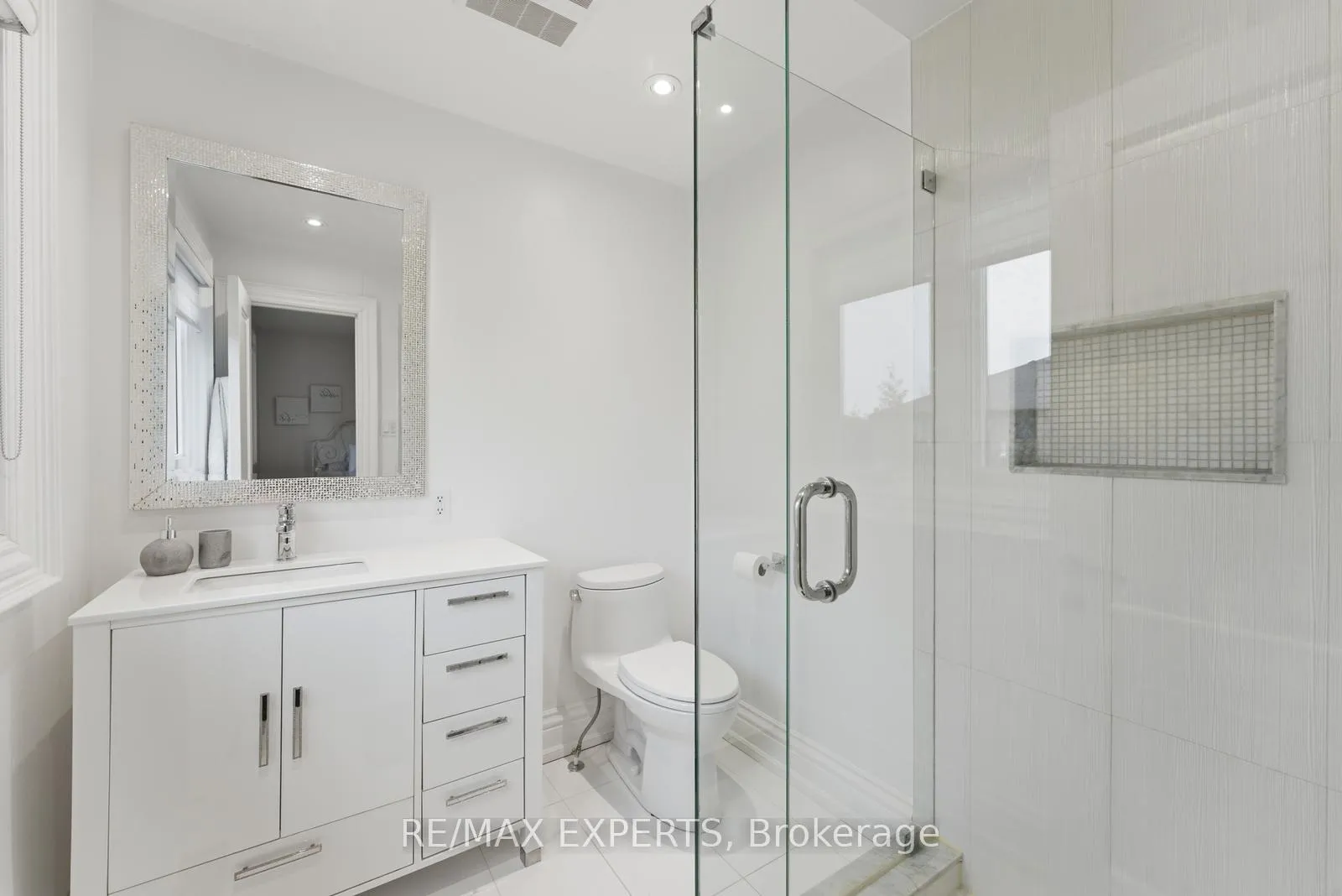 Photo 32 of 102 Kiloran Avenue, Vaughan, Islington Woods — HOMEH