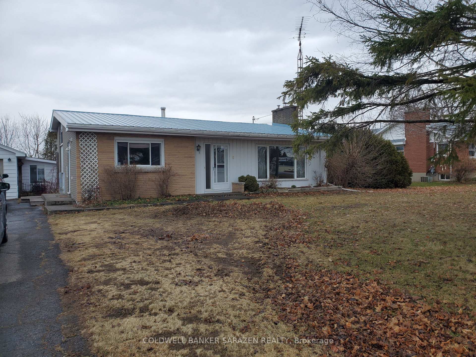 Photo 1 of 214 County Rd 2, Edwardsburgh/Cardinal, Edwardsburgh/Cardinal Twp — HOMEH