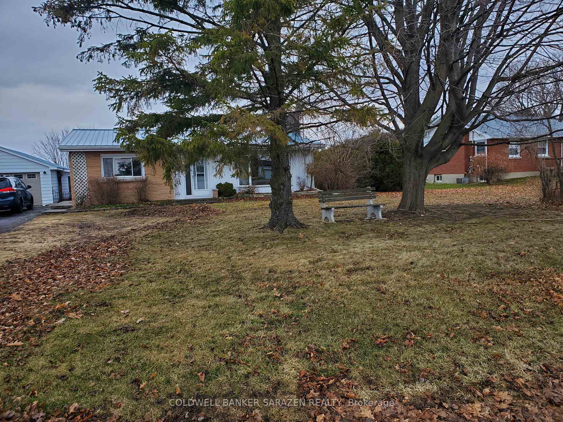 Photo 2 of 214 County Rd 2, Edwardsburgh/Cardinal, Edwardsburgh/Cardinal Twp — HOMEH