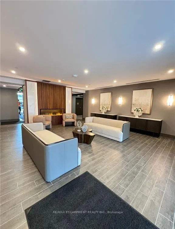Photo 4 of Unit 325, 470 Dundas Street E, Hamilton, Waterdown — HOMEH