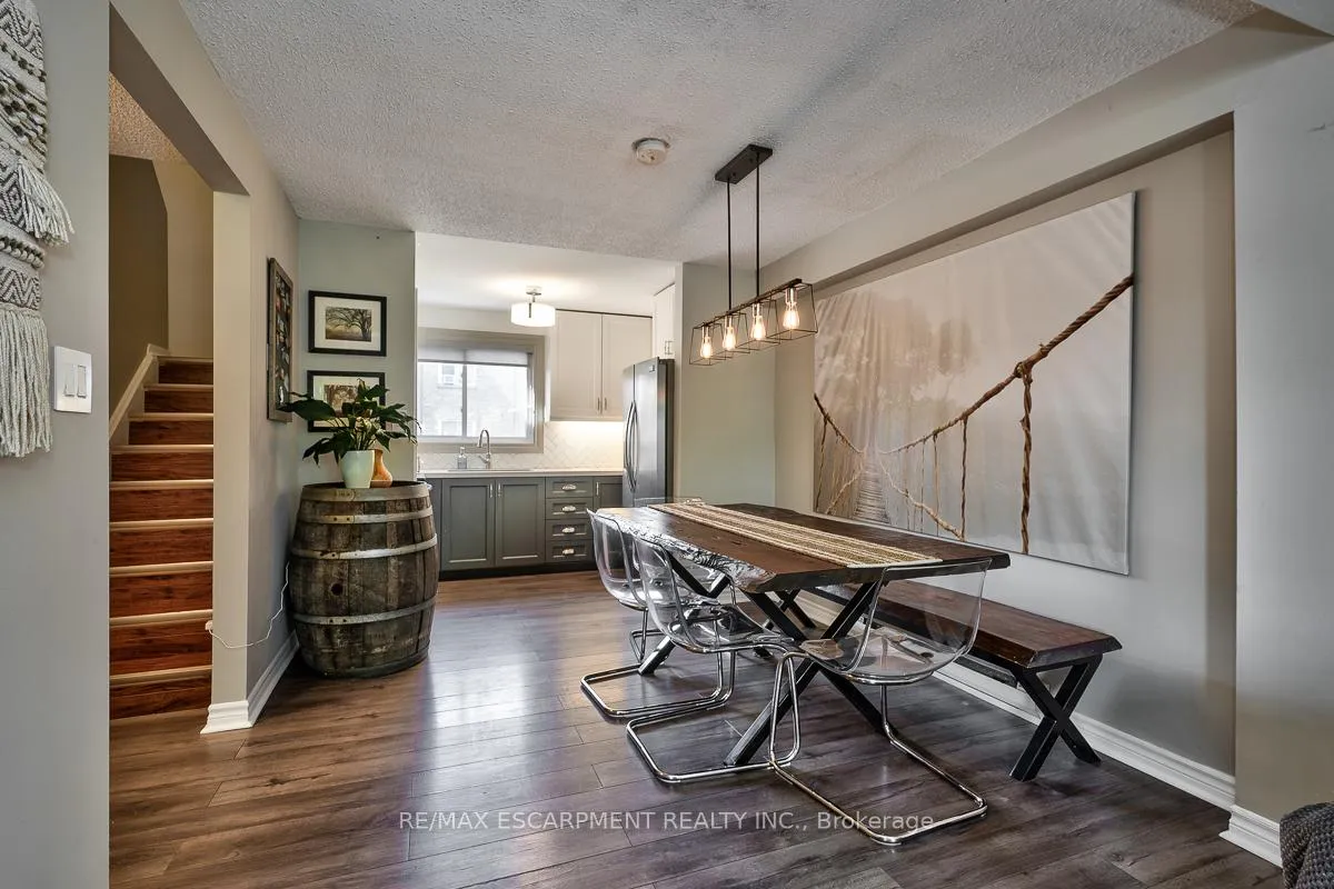 Photo 1 of Unit 20, 63 Fonthill Road, Hamilton, Fessenden — HOMEH