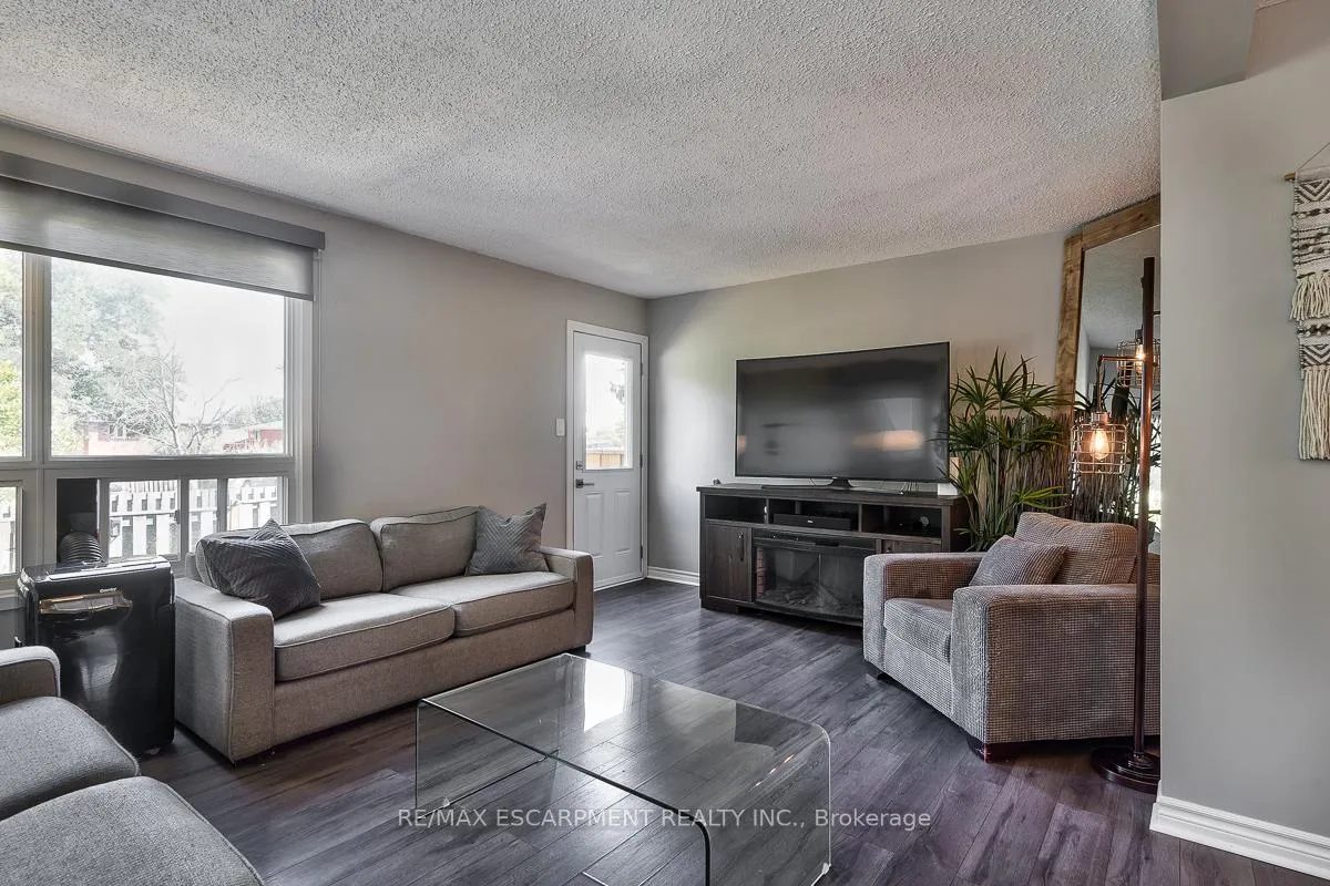 Photo 8 of Unit 20, 63 Fonthill Road, Hamilton, Fessenden — HOMEH