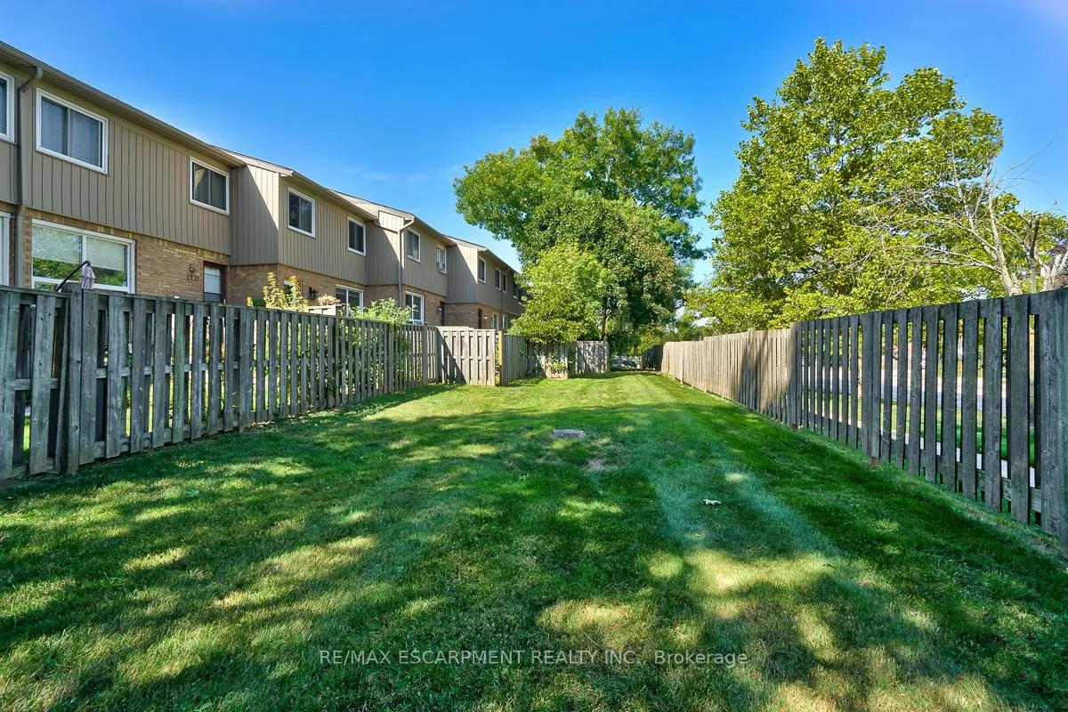 Photo 13 of Unit 20, 63 Fonthill Road, Hamilton, Fessenden — HOMEH
