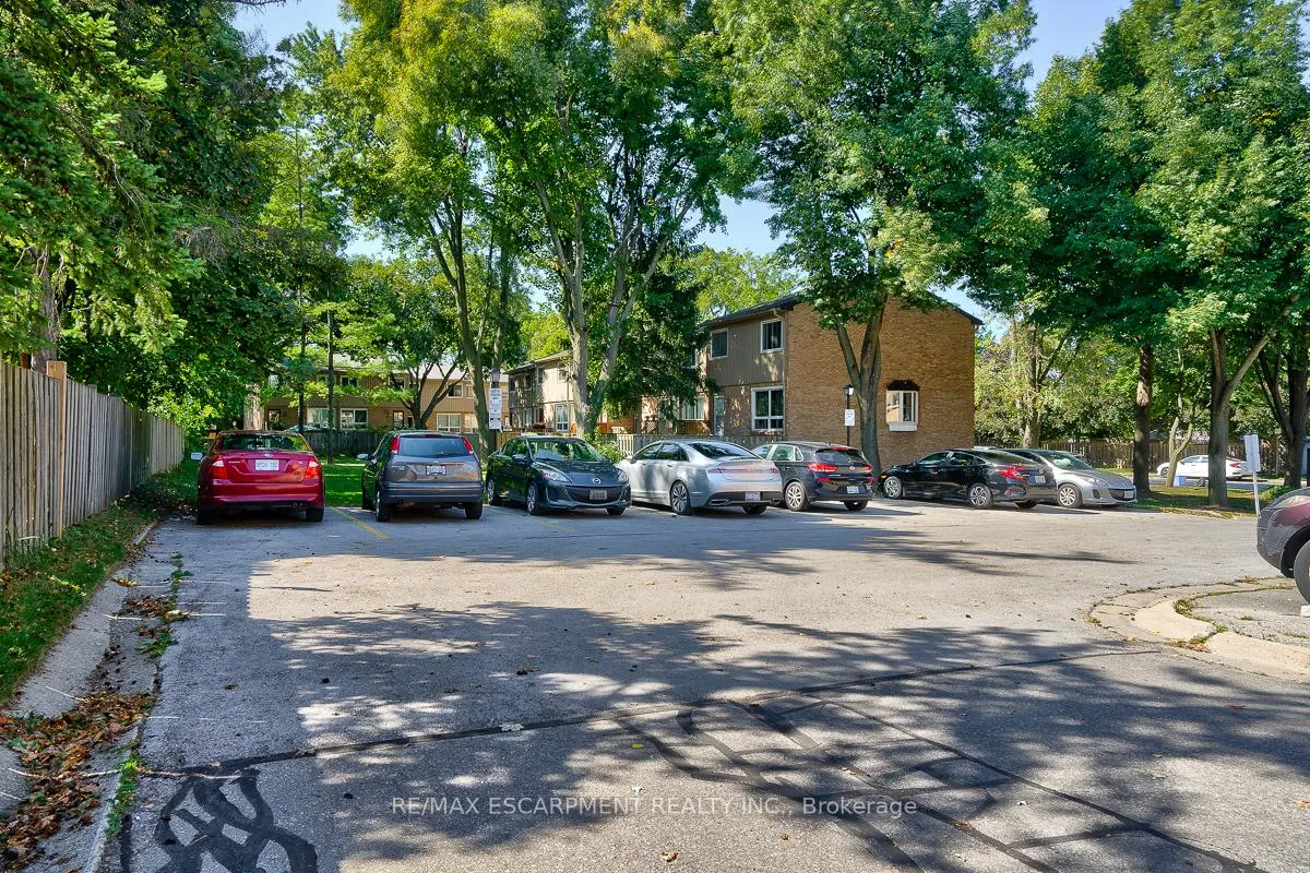 Photo 17 of Unit 20, 63 Fonthill Road, Hamilton, Fessenden — HOMEH