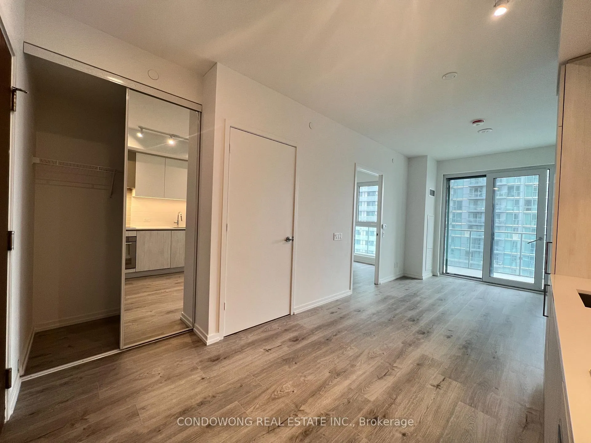 Photo 3 of Unit 2110, 7890 Jane Street, Vaughan, Vaughan Corporate Centre — HOMEH