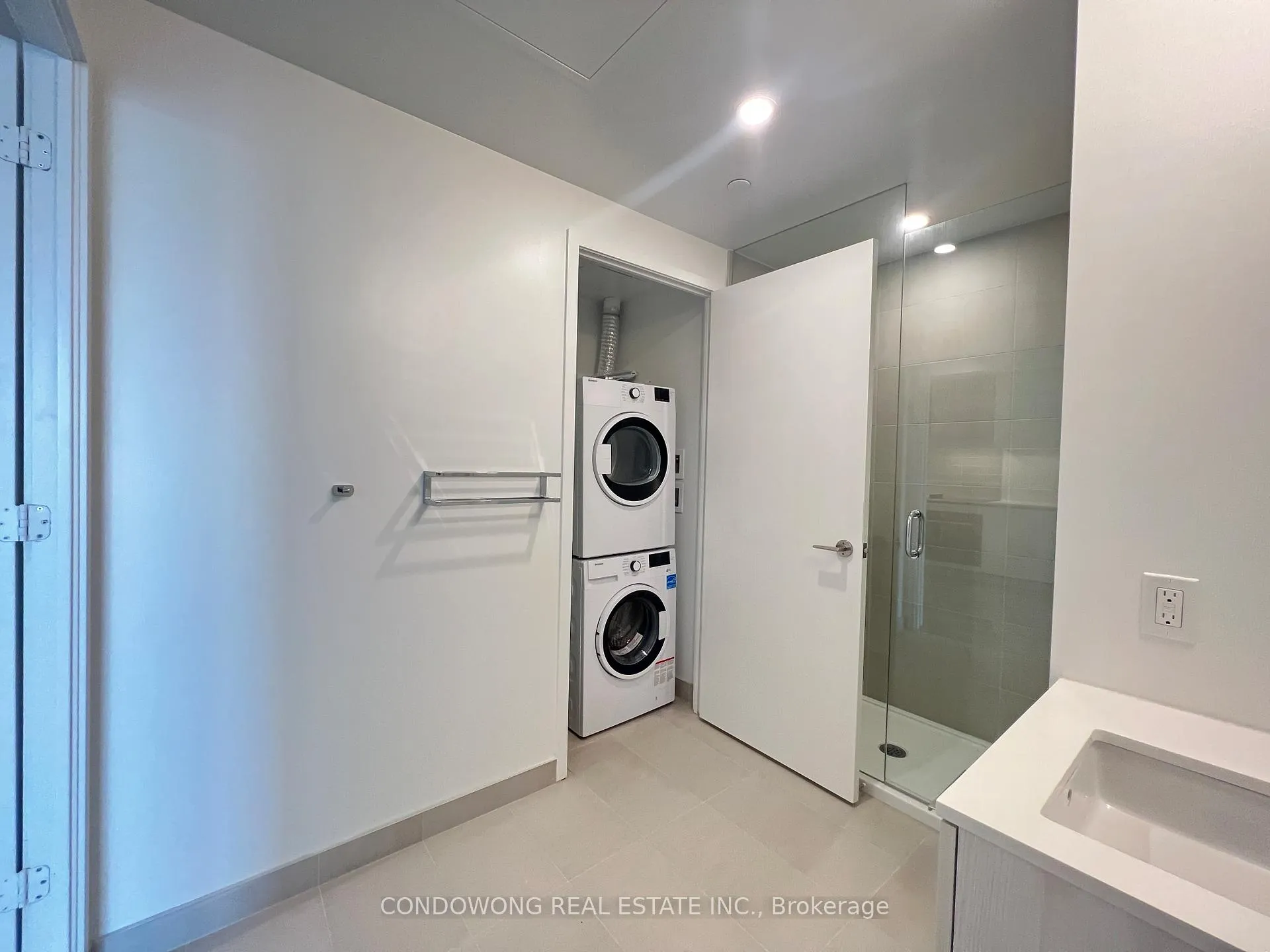 Photo 5 of Unit 2110, 7890 Jane Street, Vaughan, Vaughan Corporate Centre — HOMEH