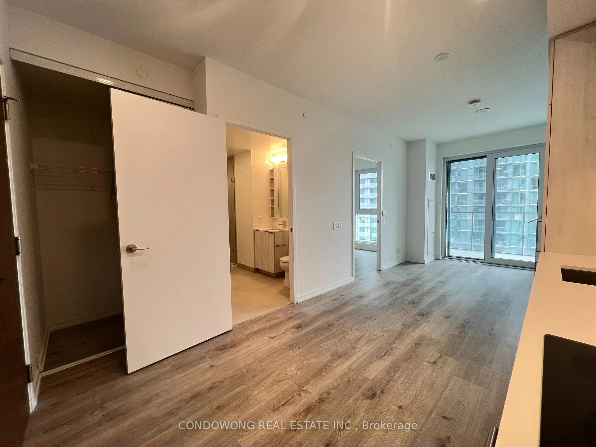 Photo 7 of Unit 2110, 7890 Jane Street, Vaughan, Vaughan Corporate Centre — HOMEH