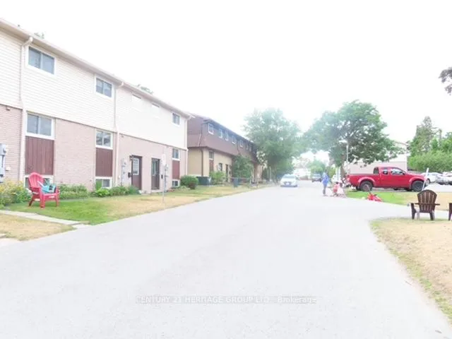 Photo 4 of Unit 12, 233 Innisfil Street, Barrie, Allandale Centre — HOMEH