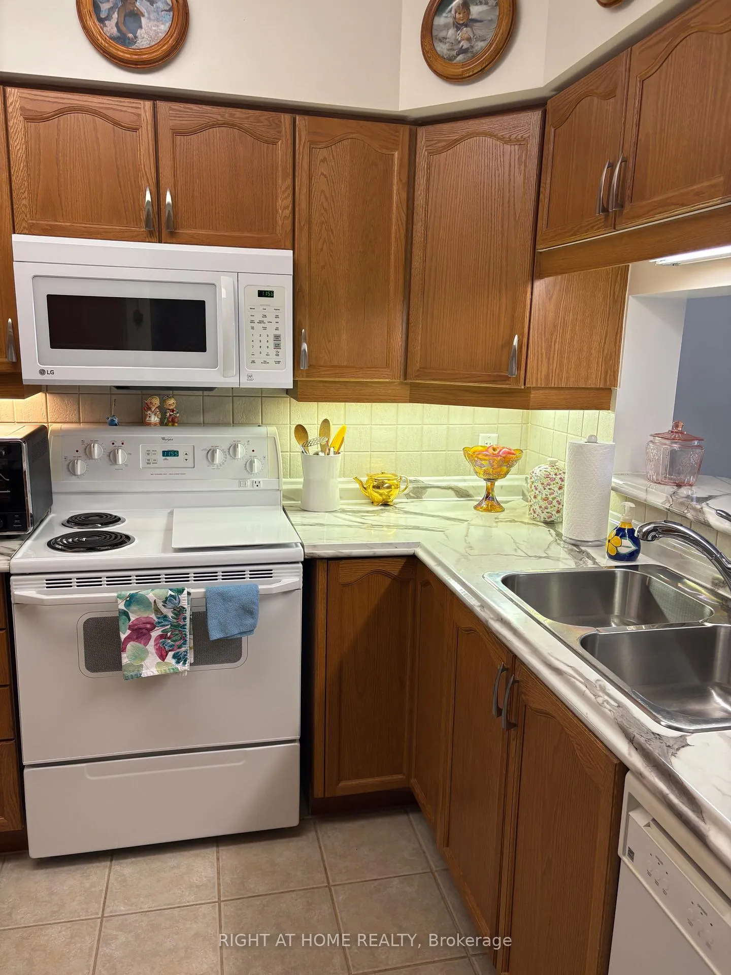 Photo 24 of Unit 506, 90 Dean Avenue, Barrie, Painswick South — HOMEH