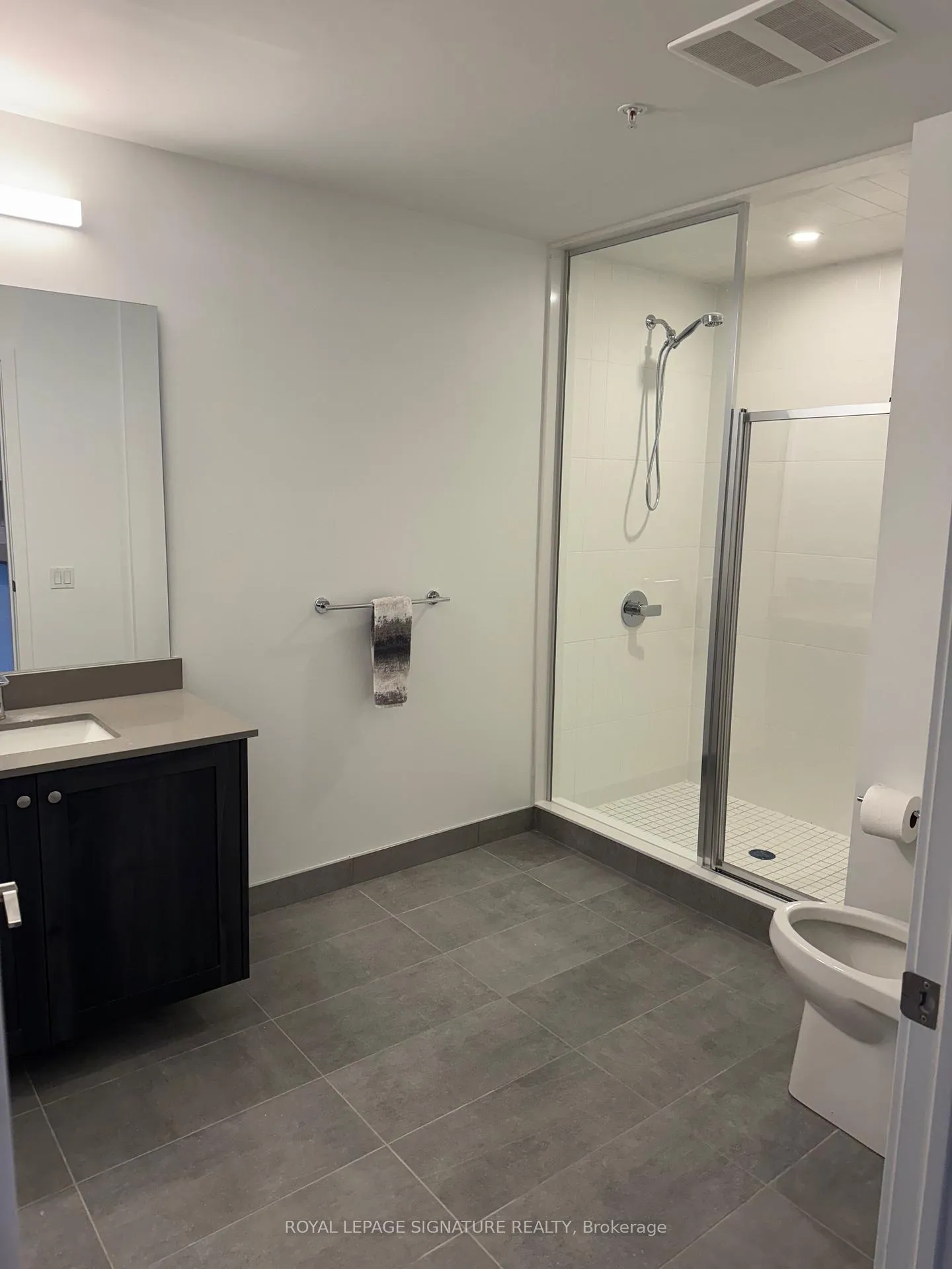 Photo 2 of Unit 301, 385 Arctic Red Drive, Oshawa, Windfields — HOMEH