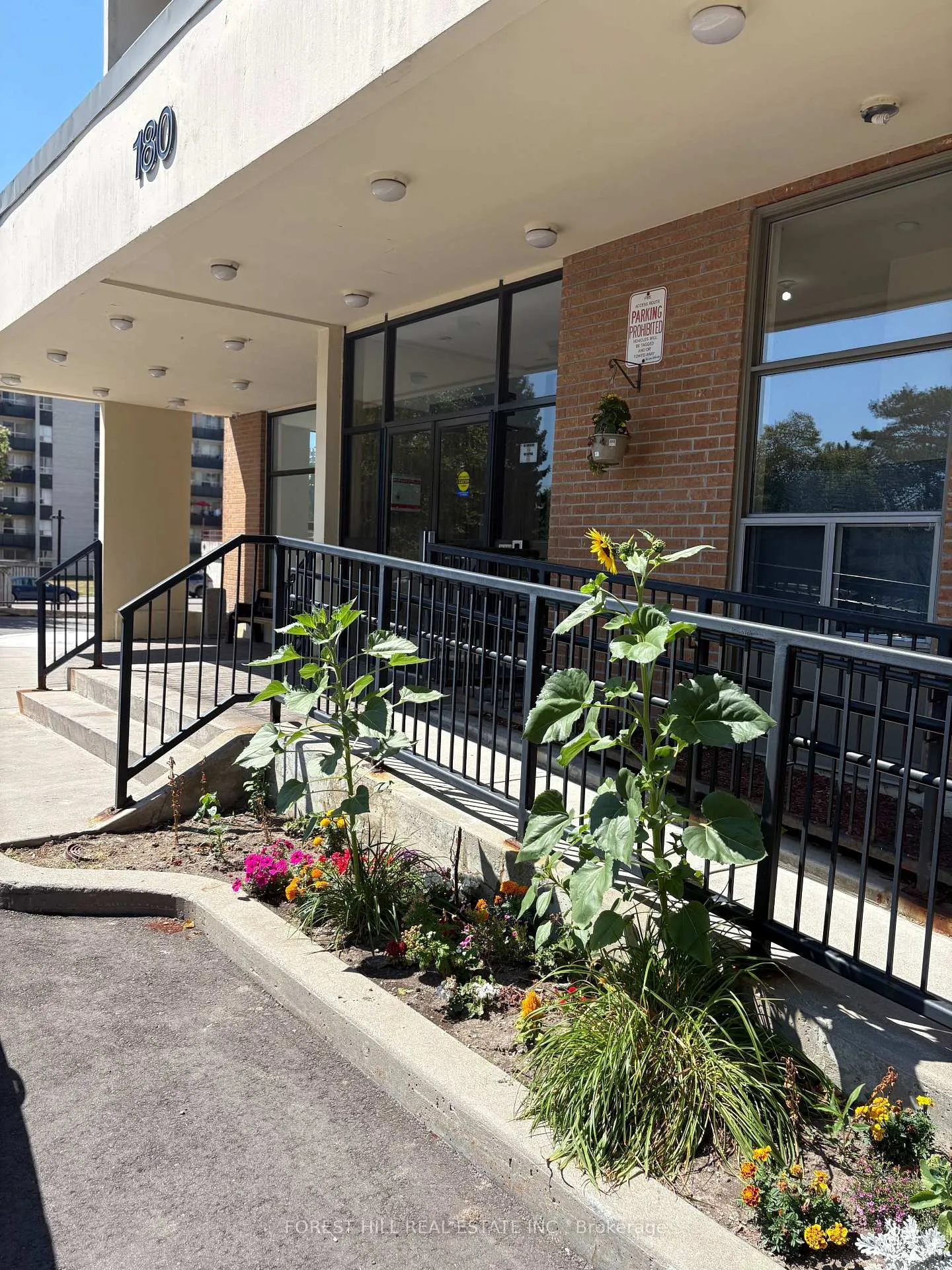 Photo 1 of Unit 106, 180 Dudley Avenue, Markham, Thornhill — HOMEH
