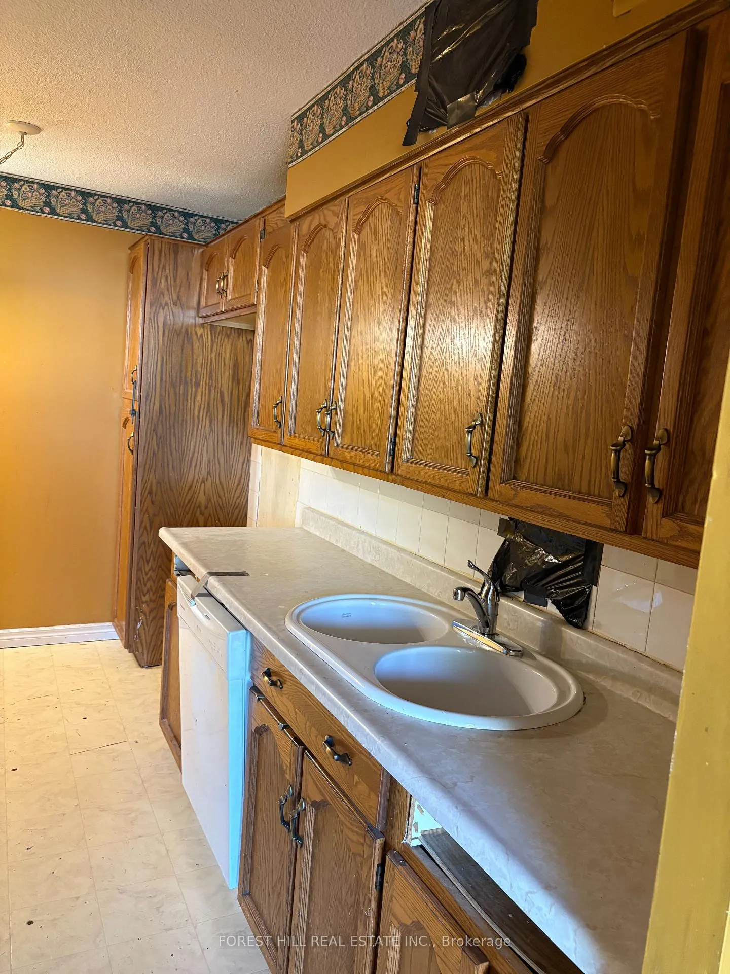 Photo 3 of Unit 106, 180 Dudley Avenue, Markham, Thornhill — HOMEH