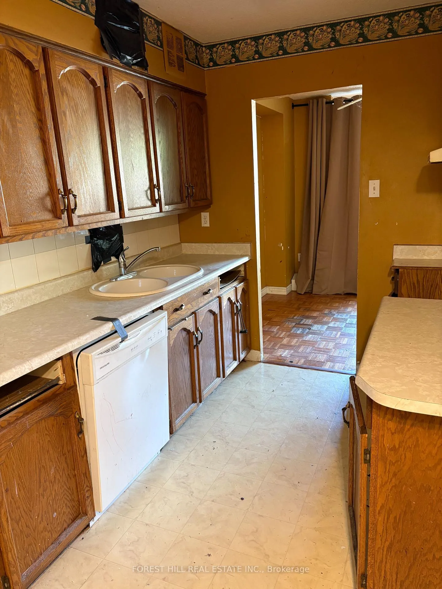 Photo 4 of Unit 106, 180 Dudley Avenue, Markham, Thornhill — HOMEH