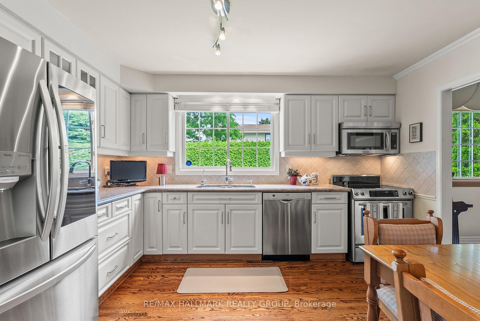 Photo 11 of 52 Knollsbrook Drive, Ottawa, Barrhaven - Knollsbrook — HOMEH