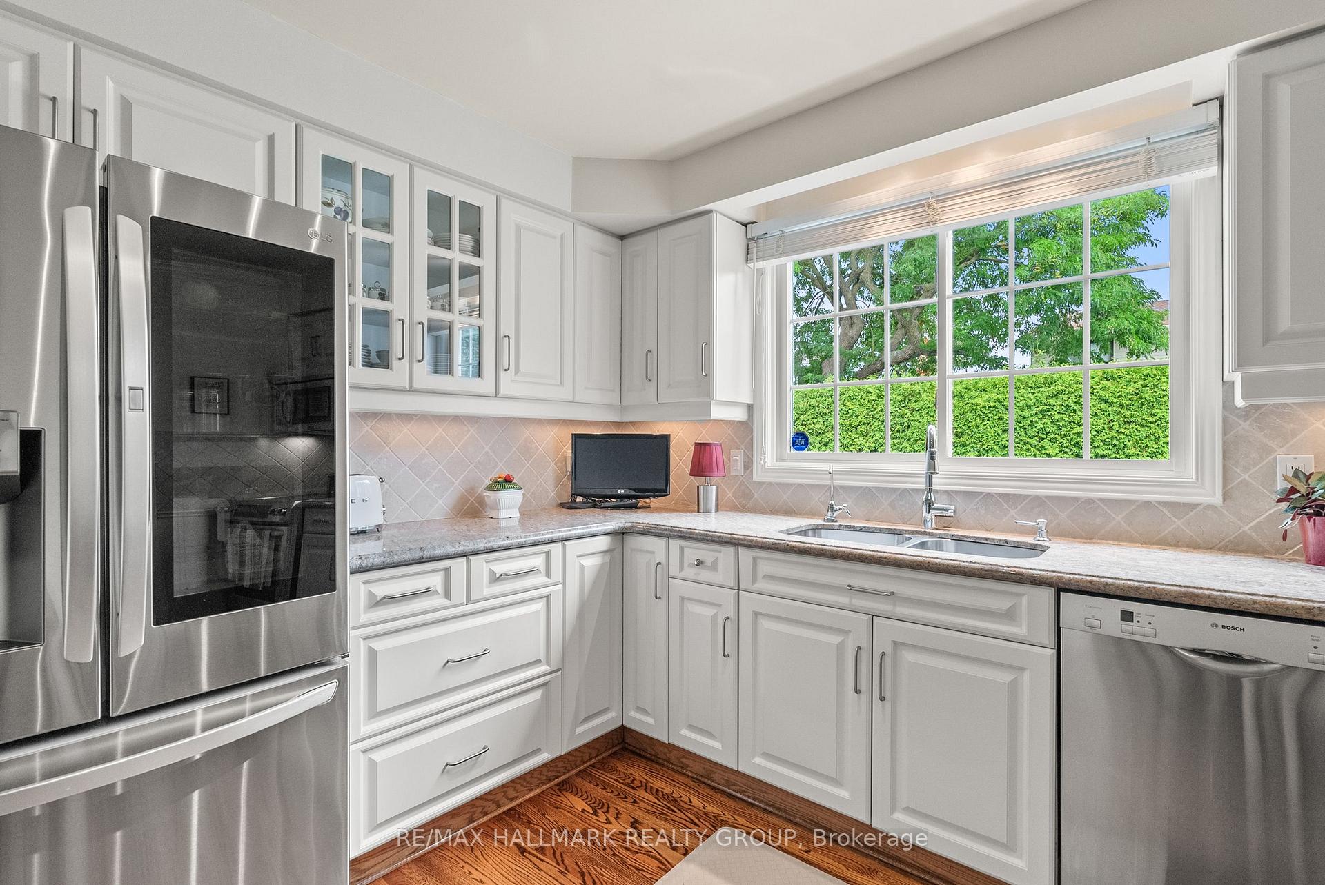 Photo 12 of 52 Knollsbrook Drive, Ottawa, Barrhaven - Knollsbrook — HOMEH