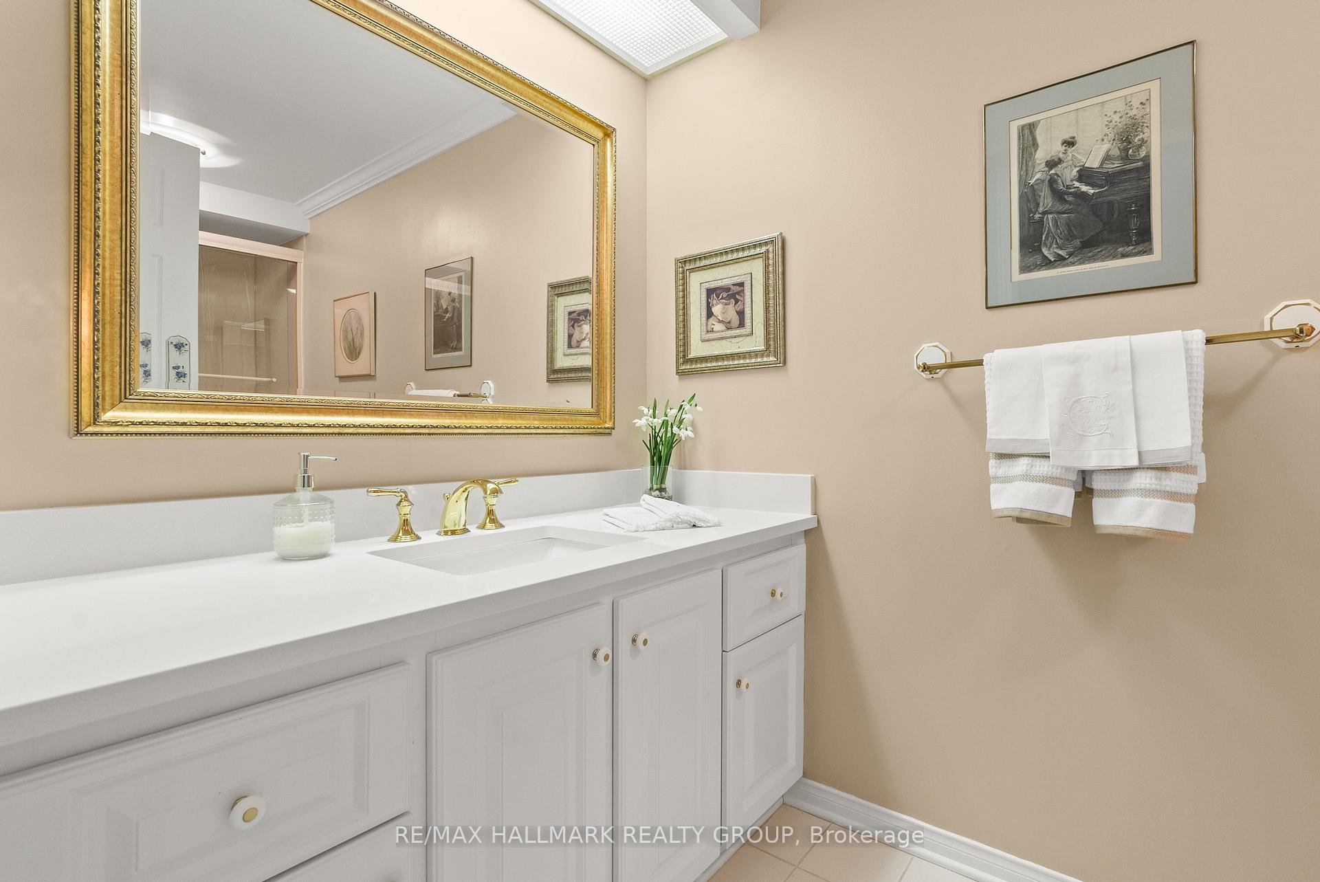 Photo 34 of 52 Knollsbrook Drive, Ottawa, Barrhaven - Knollsbrook — HOMEH