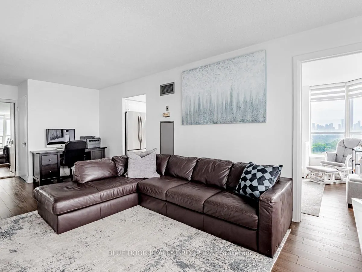 Photo 11 of Unit 1004, 21 Overlea Boulevard, Toronto, Thorncliffe Park — HOMEH
