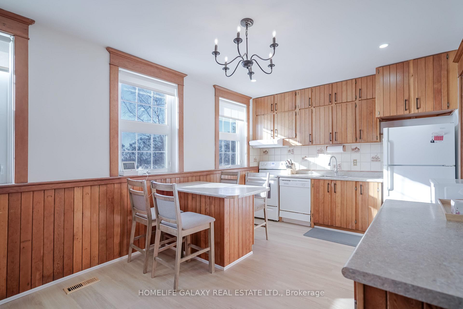 Photo 7 of 3014 Hwy 2 # Main Flr, Clarington, Bowmanville — HOMEH